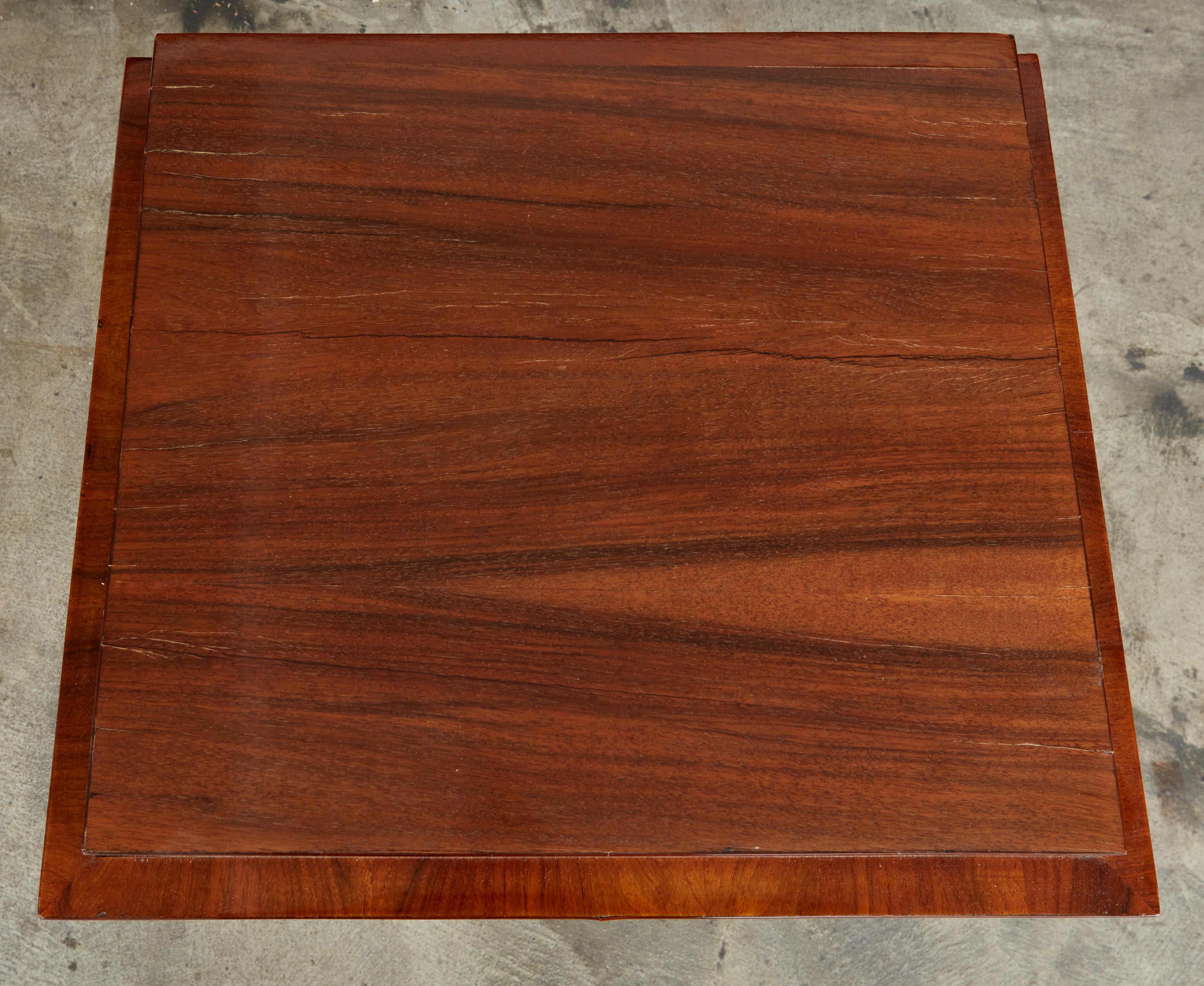 Paar italienische Nussbaum Empire-Schränke im Angebot 1