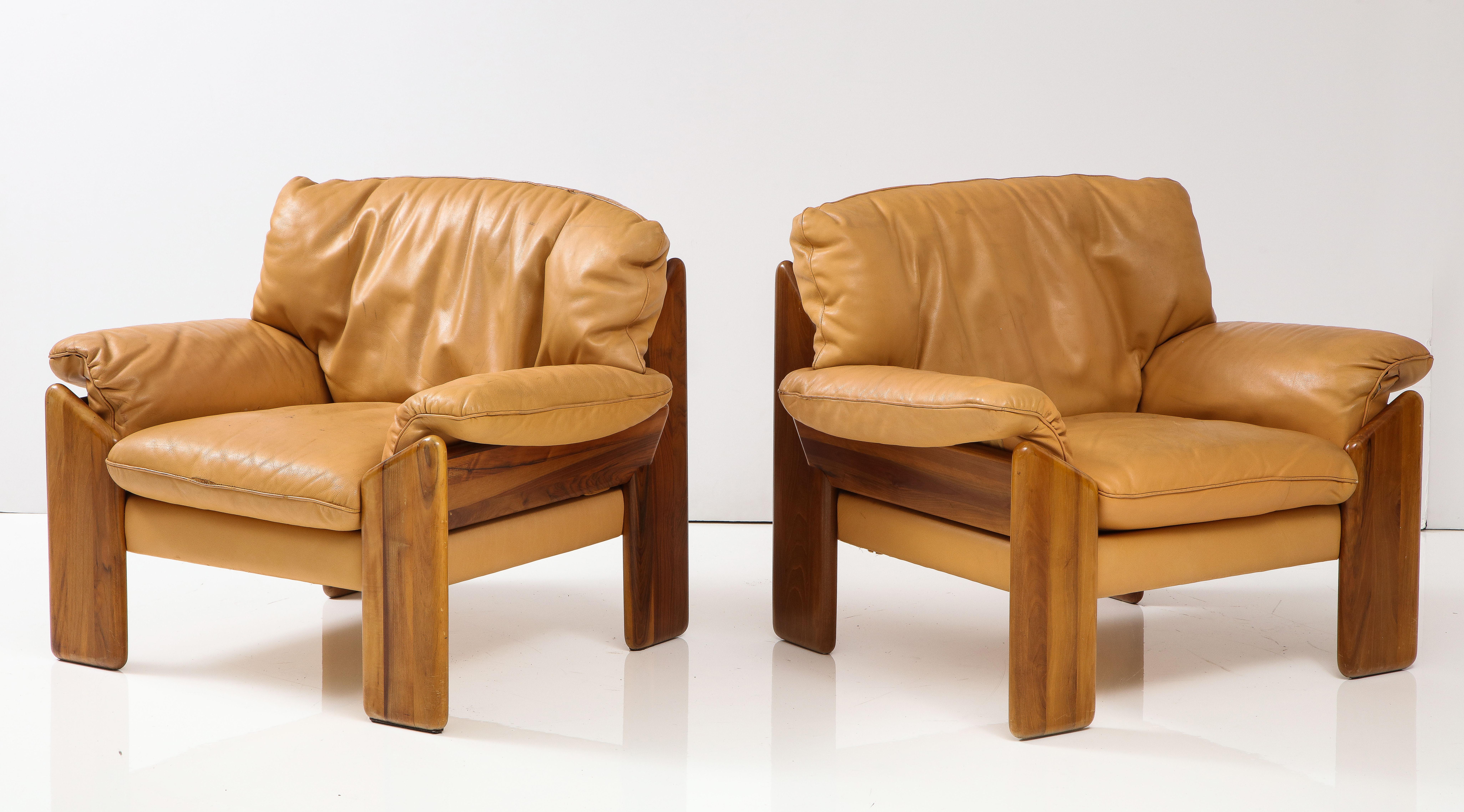 Late 20th Century Pair of Italian Walnut, Leather Lounge Chairs, by Sapporo, Mobil Girgi, 1970's
