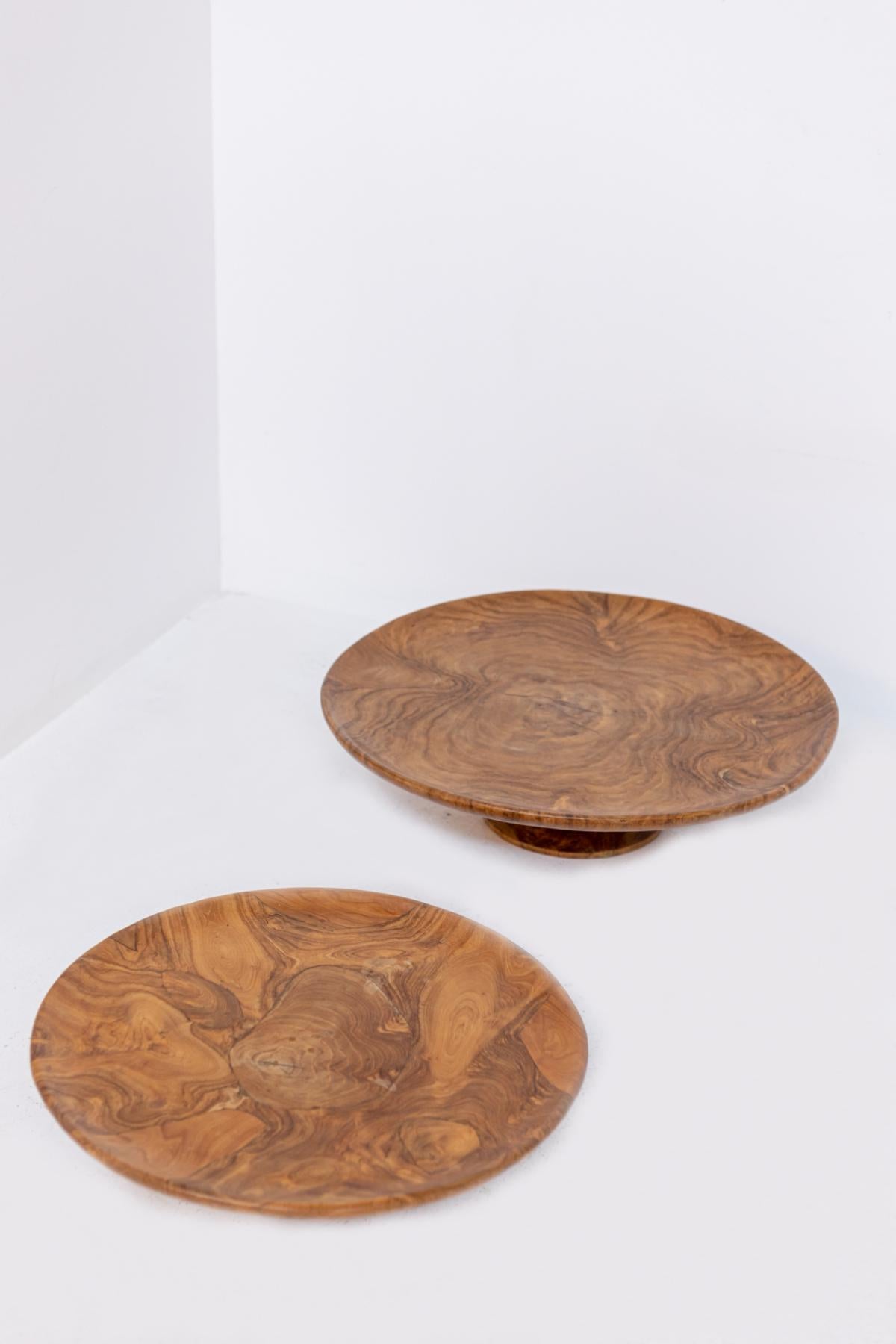 Pair of Italian Walnut Sculptural Centerpieces In Good Condition In Milano, IT
