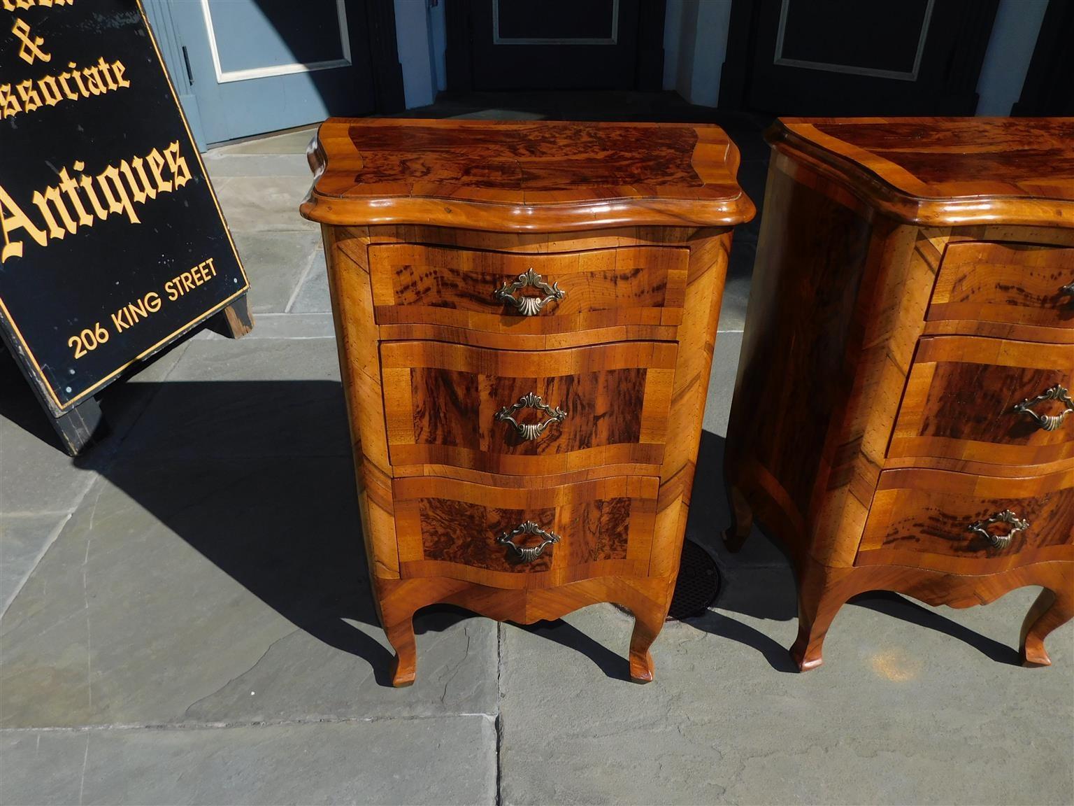Pair of Italian Burl Walnut Serpentine Inlaid Commodes on Cabriole Legs, C. 1840 In Excellent Condition In Hollywood, SC