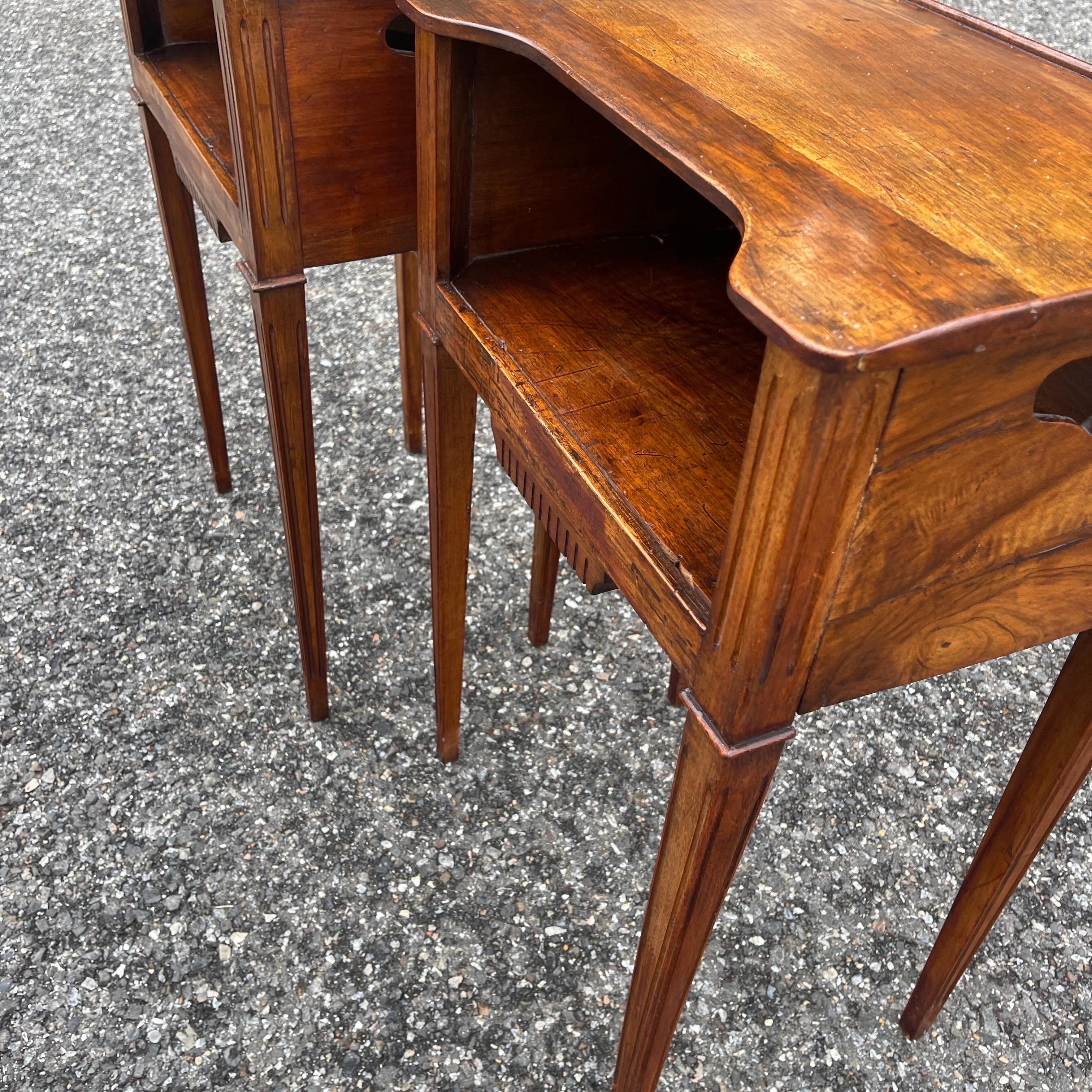 Pair of Italian Walnut Side Tables on Fluted and Tapering Legs For Sale 12