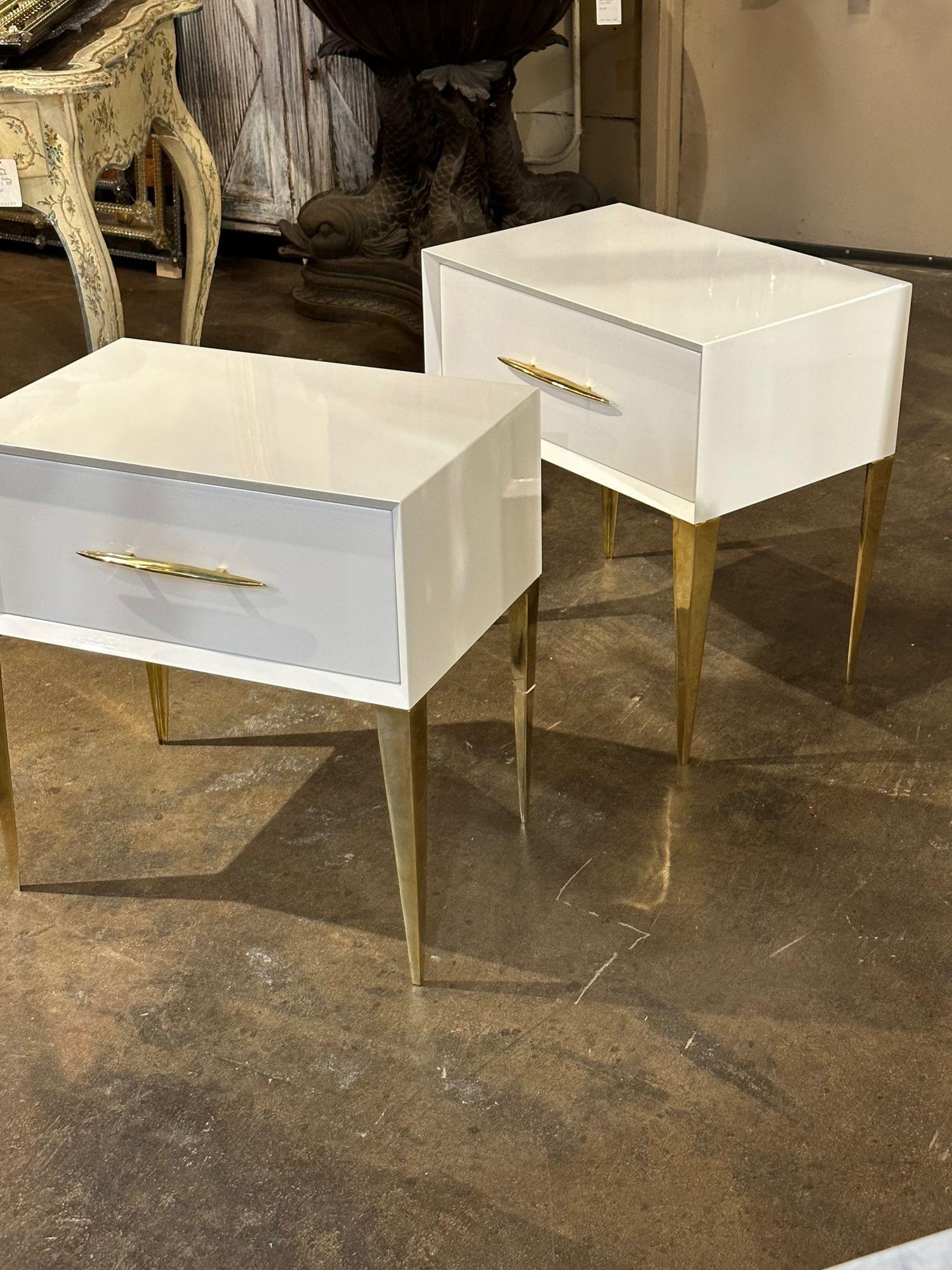 Wood Pair of Italian White Piano Lacquer Side Tables For Sale