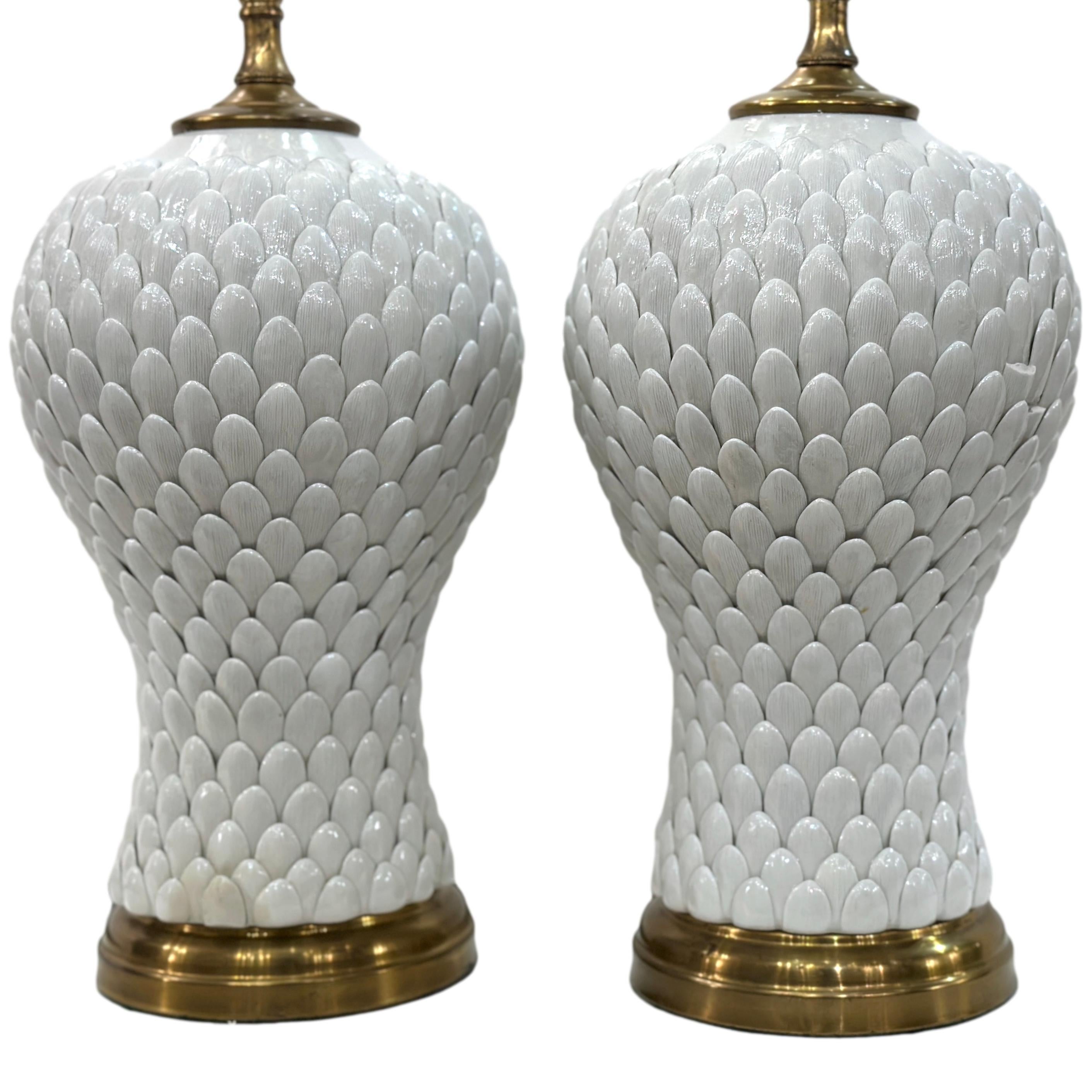 Mid-20th Century Pair of Italian White Porcelain Lamps For Sale