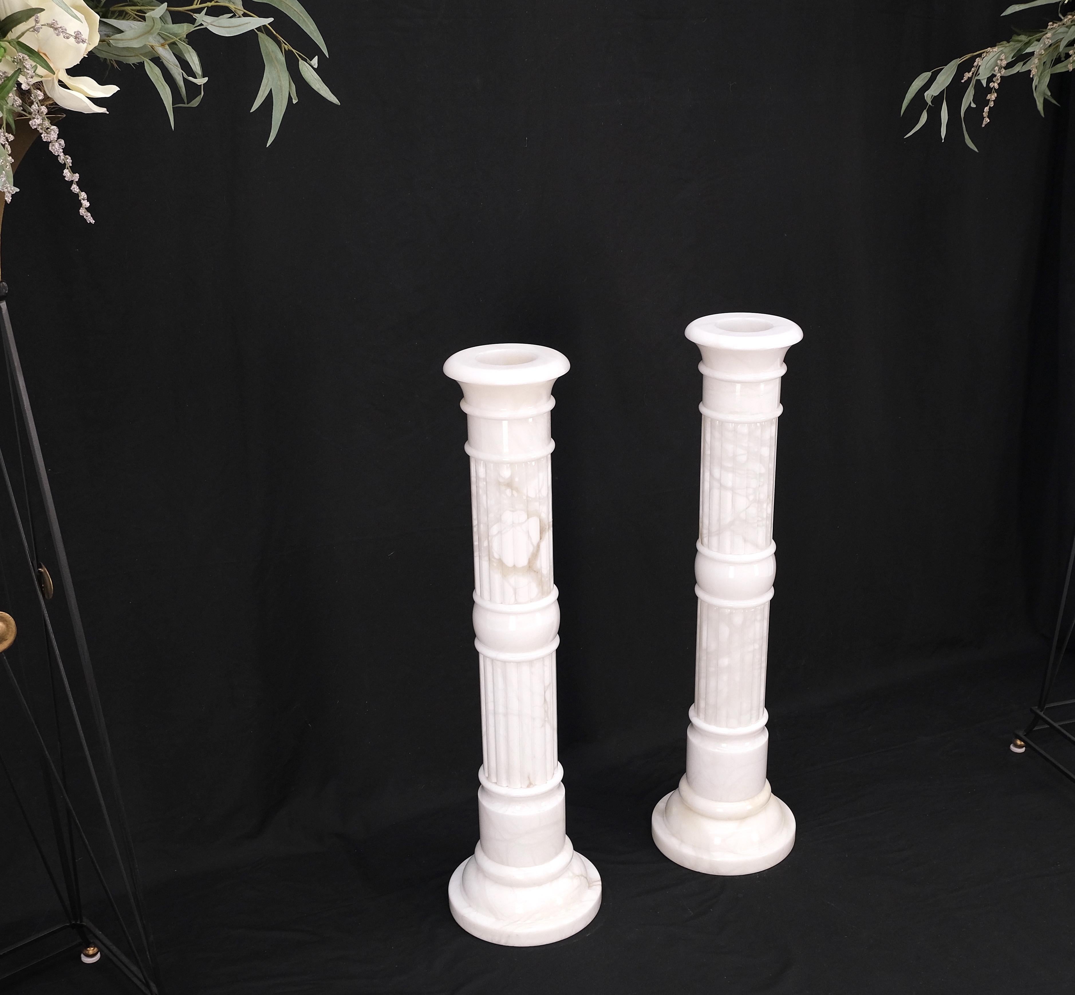 Mid-Century Modern Pair of Italian White Turned Marble Pedestals Columns Stands Mint For Sale