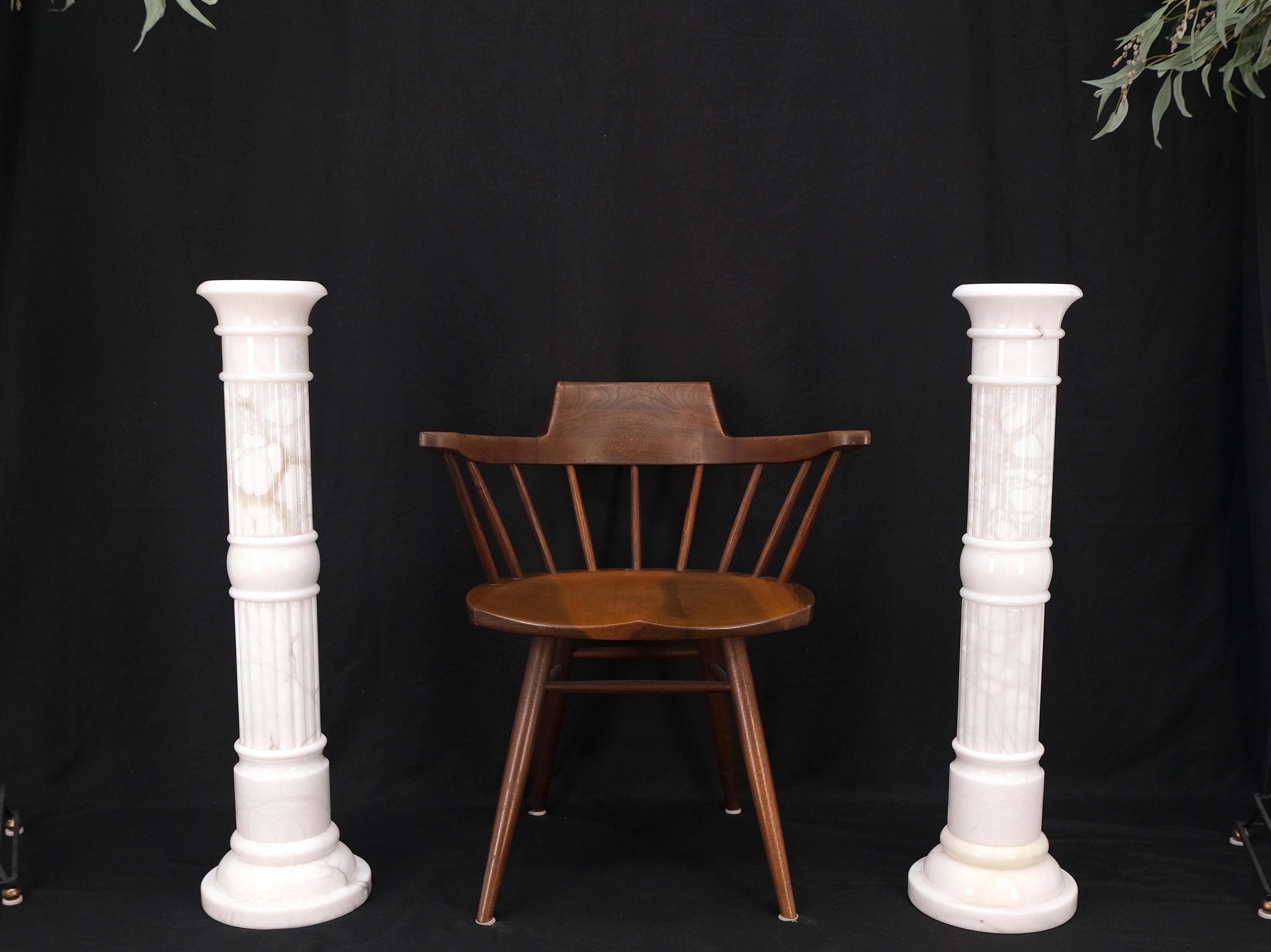 Pair of Italian White Turned Marble Pedestals Columns Stands Mint In Good Condition For Sale In Rockaway, NJ