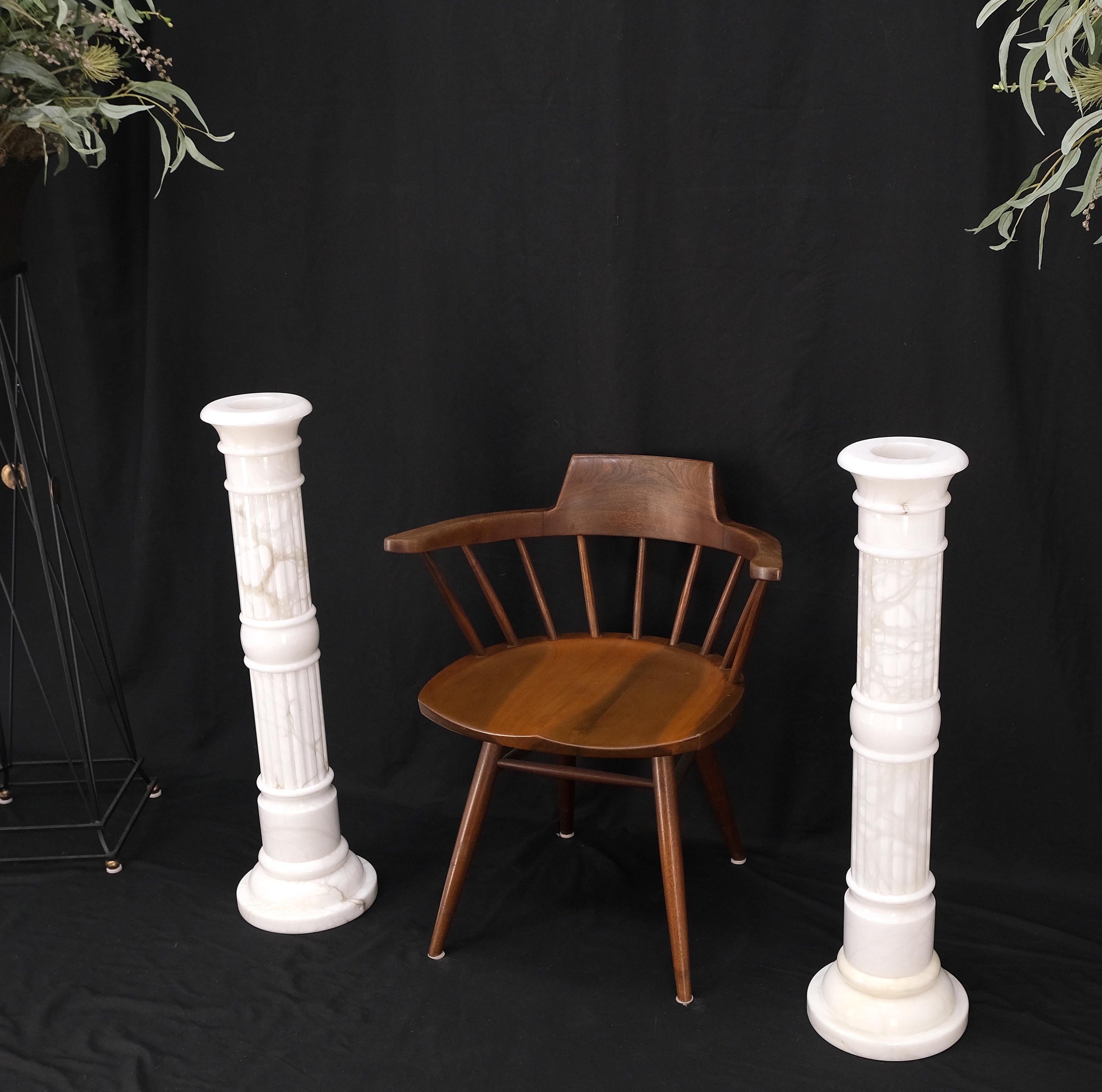 20th Century Pair of Italian White Turned Marble Pedestals Columns Stands Mint For Sale