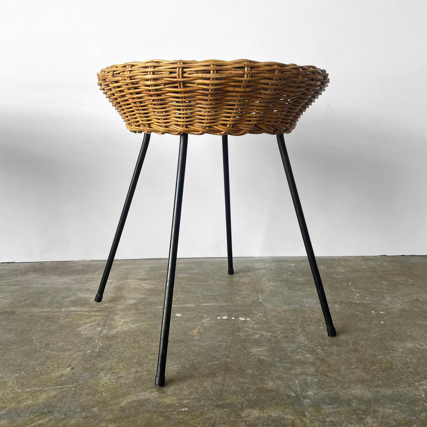 Pair of Italian Wicker and Iron Stools For Sale 2