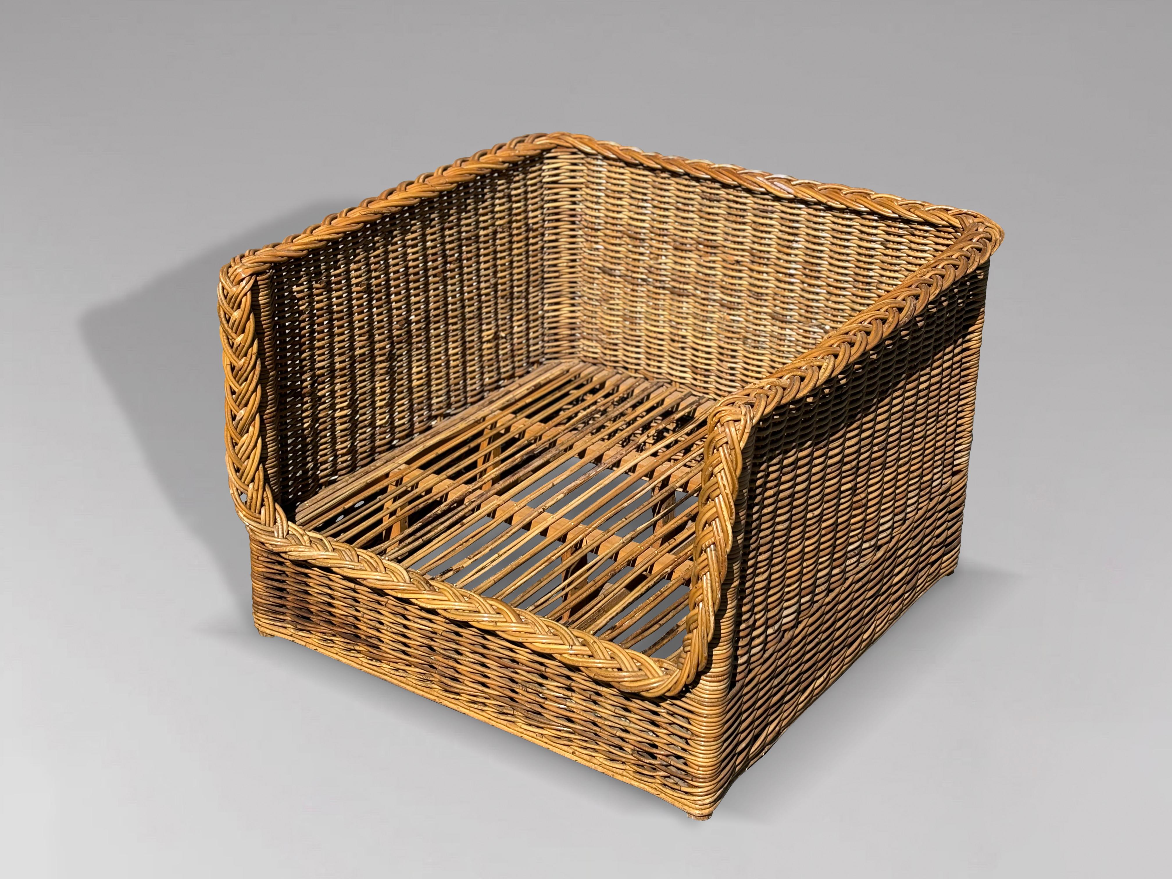 Coppia di poltrone da salotto in vimini e rattan italiane In condizioni buone in vendita a Petworth,West Sussex, GB
