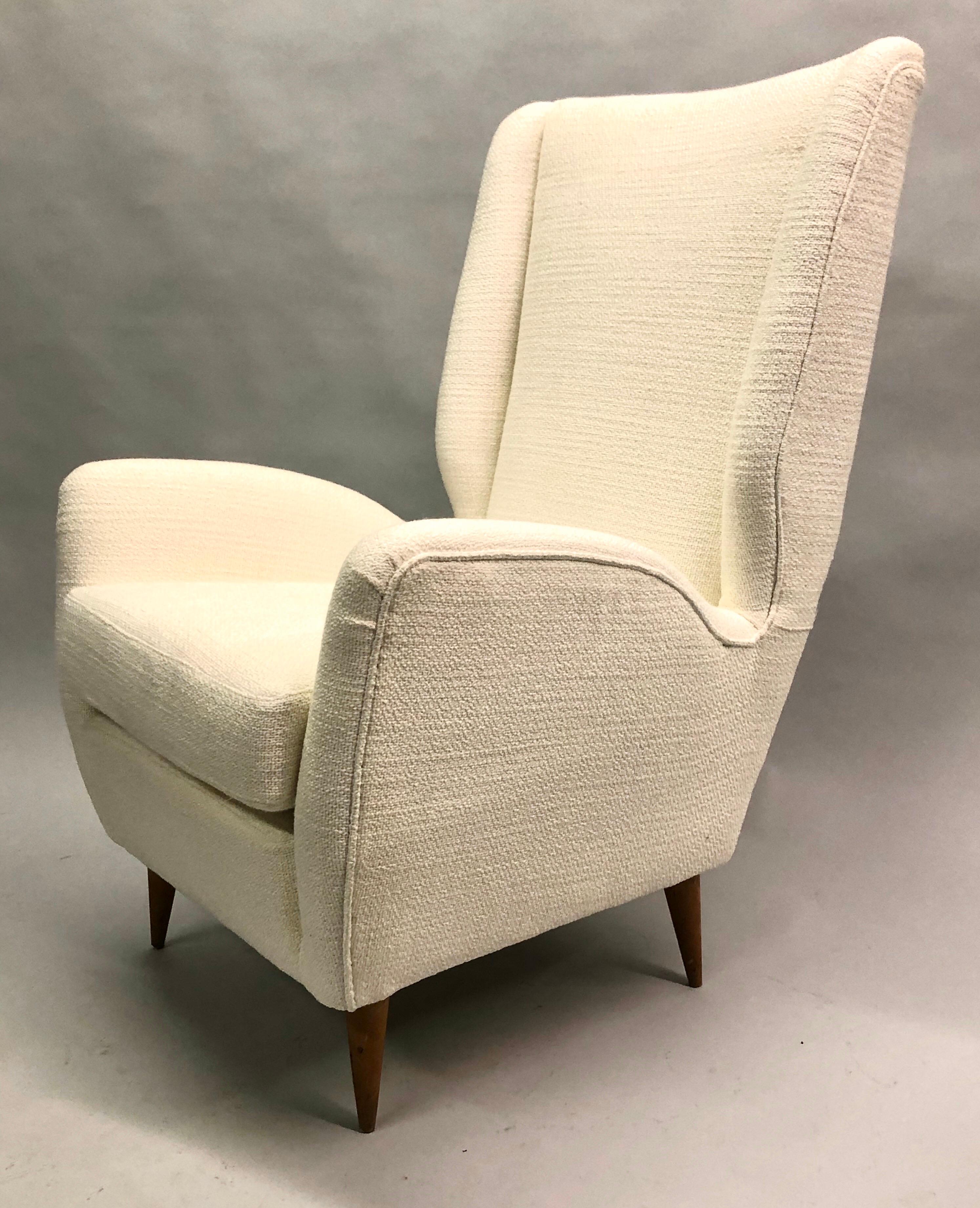 Pair of Italian Wingback Lounge Chairs / Armchairs by Gio Ponti, Model 512 8