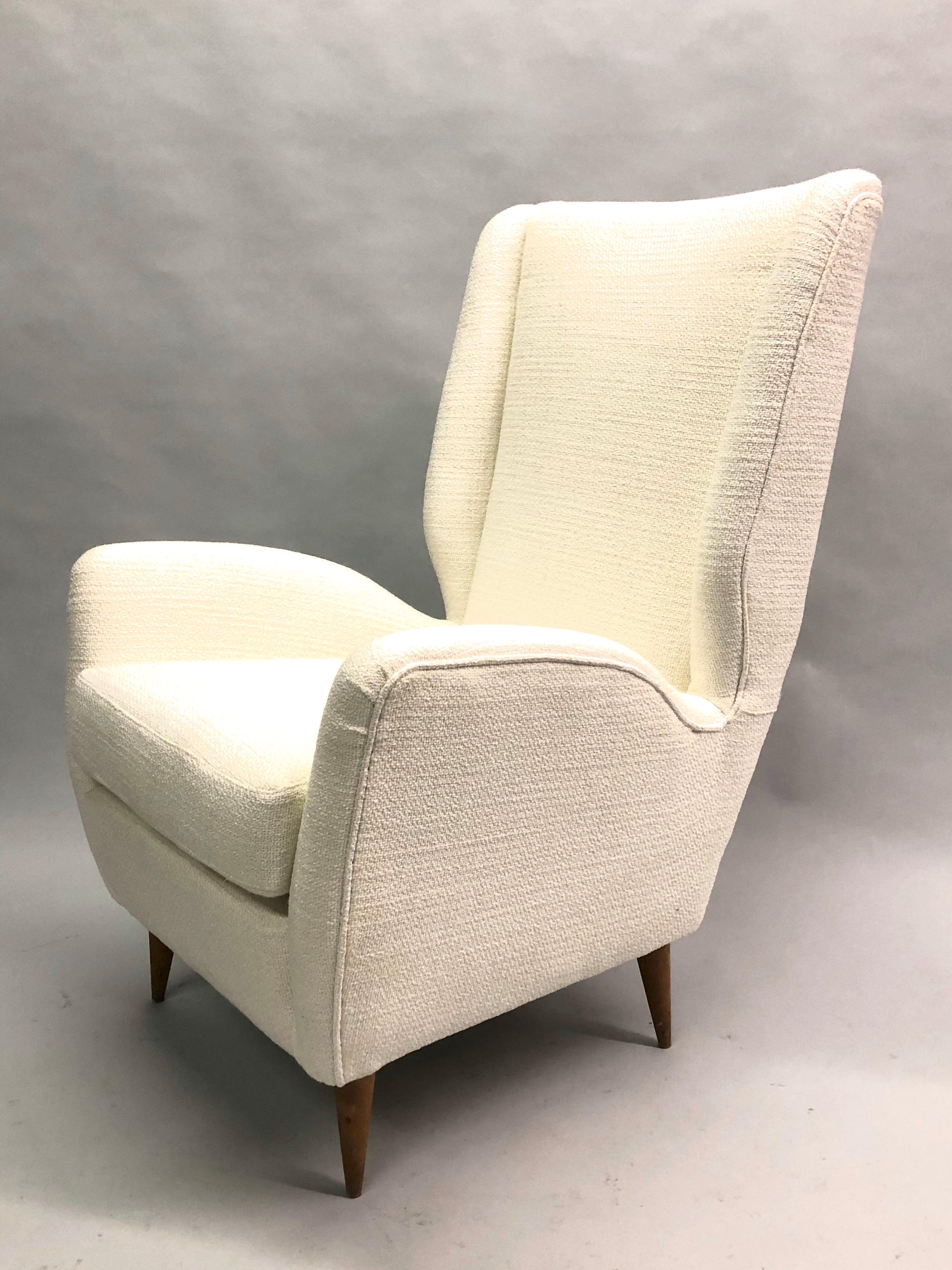 Pair of Italian Wingback Lounge Chairs / Armchairs by Gio Ponti, Model 512 2