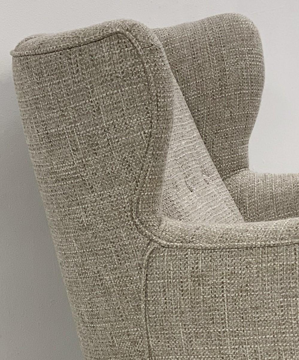 Paire de fauteuils italiens Wingback de style mi-siècle moderne, nouvelle tapisserie Bon état - En vente à Brussels, BE