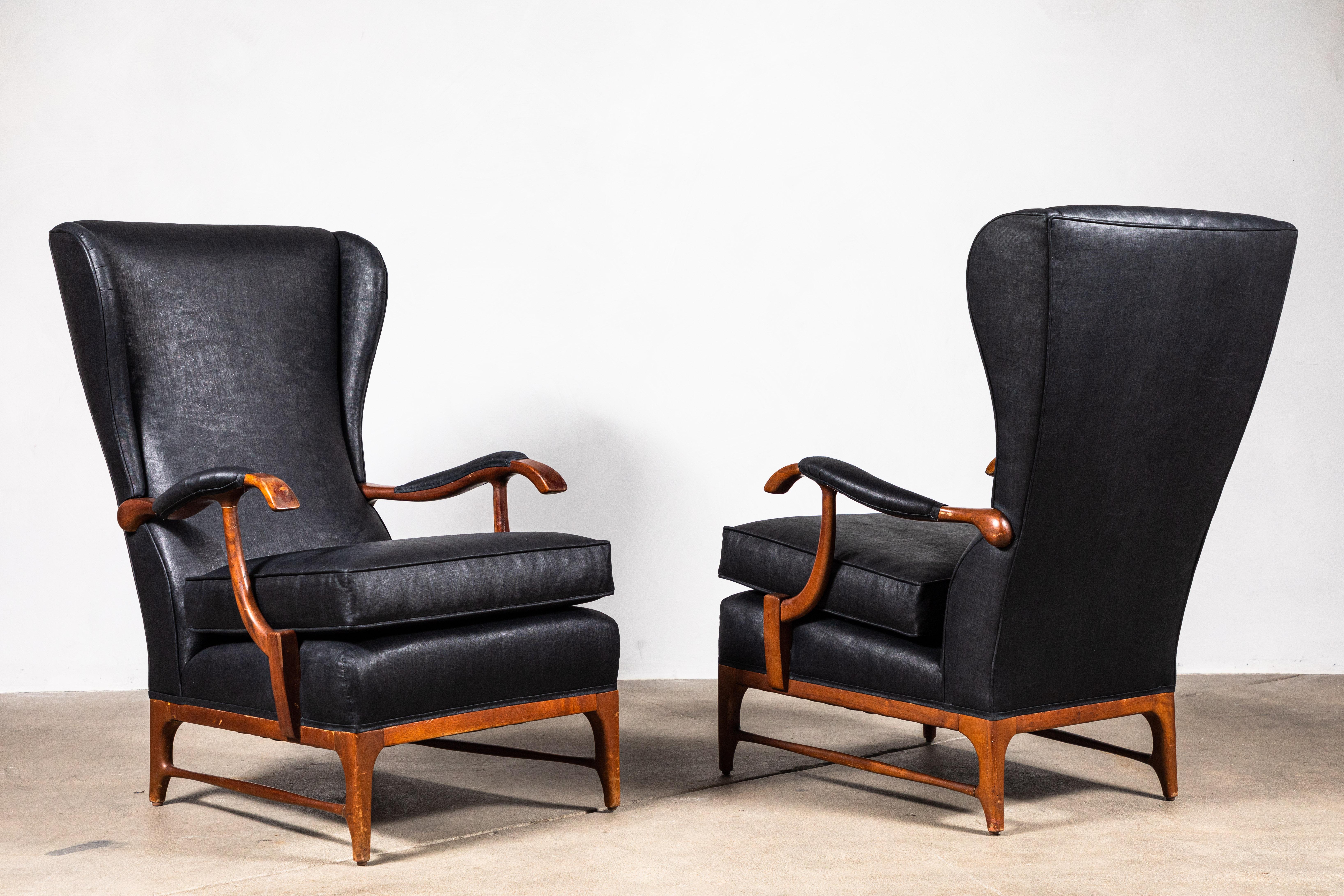 Pair of Italian Wingback Chairs in Black Beetled Linen In Good Condition In Los Angeles, CA