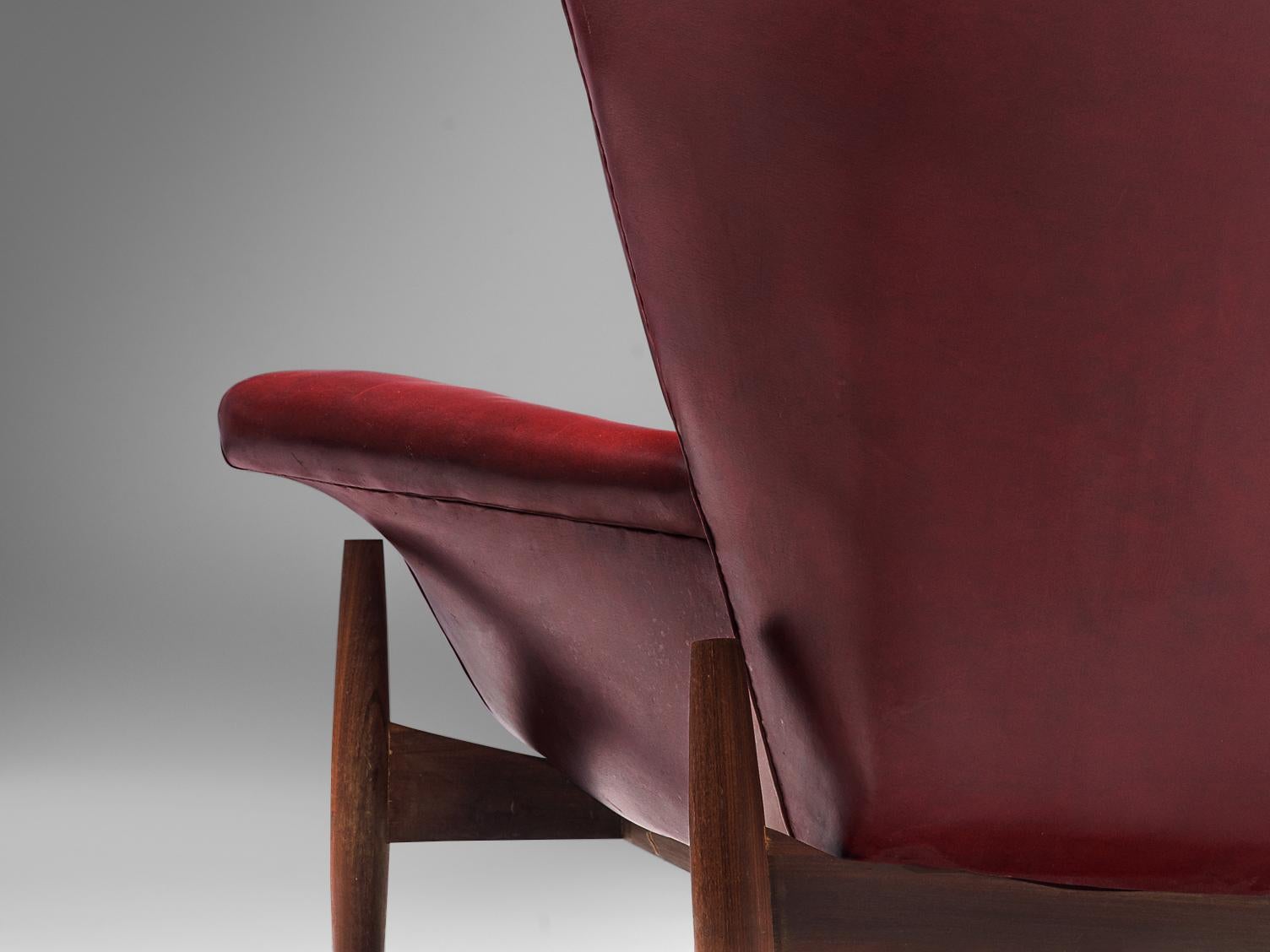 Mid-20th Century Pair of Italian Wingback Chairs in Burgundy Leatherette