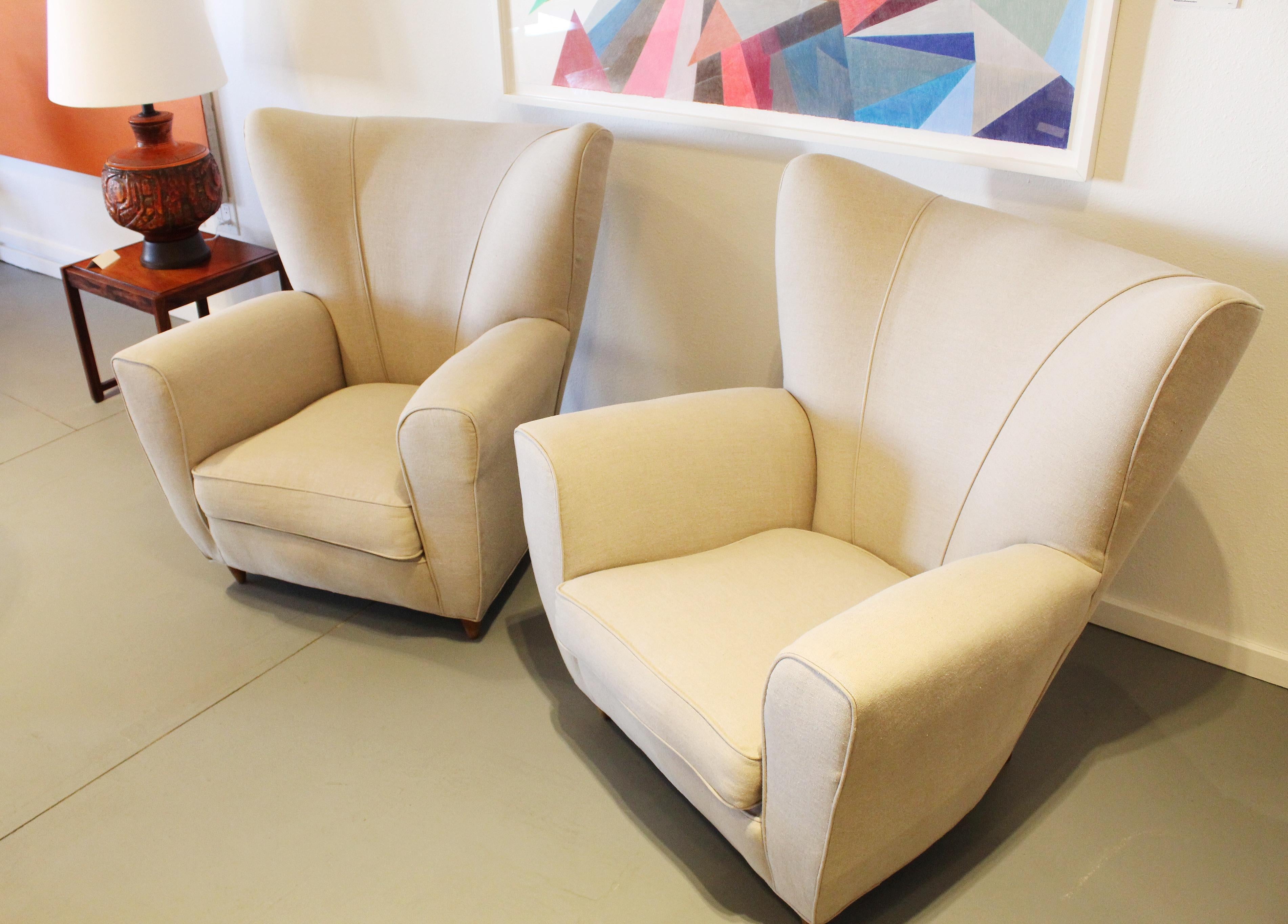 Mid-Century Modern Pair of Italian Wingback Lounge Chairs, 1950s 