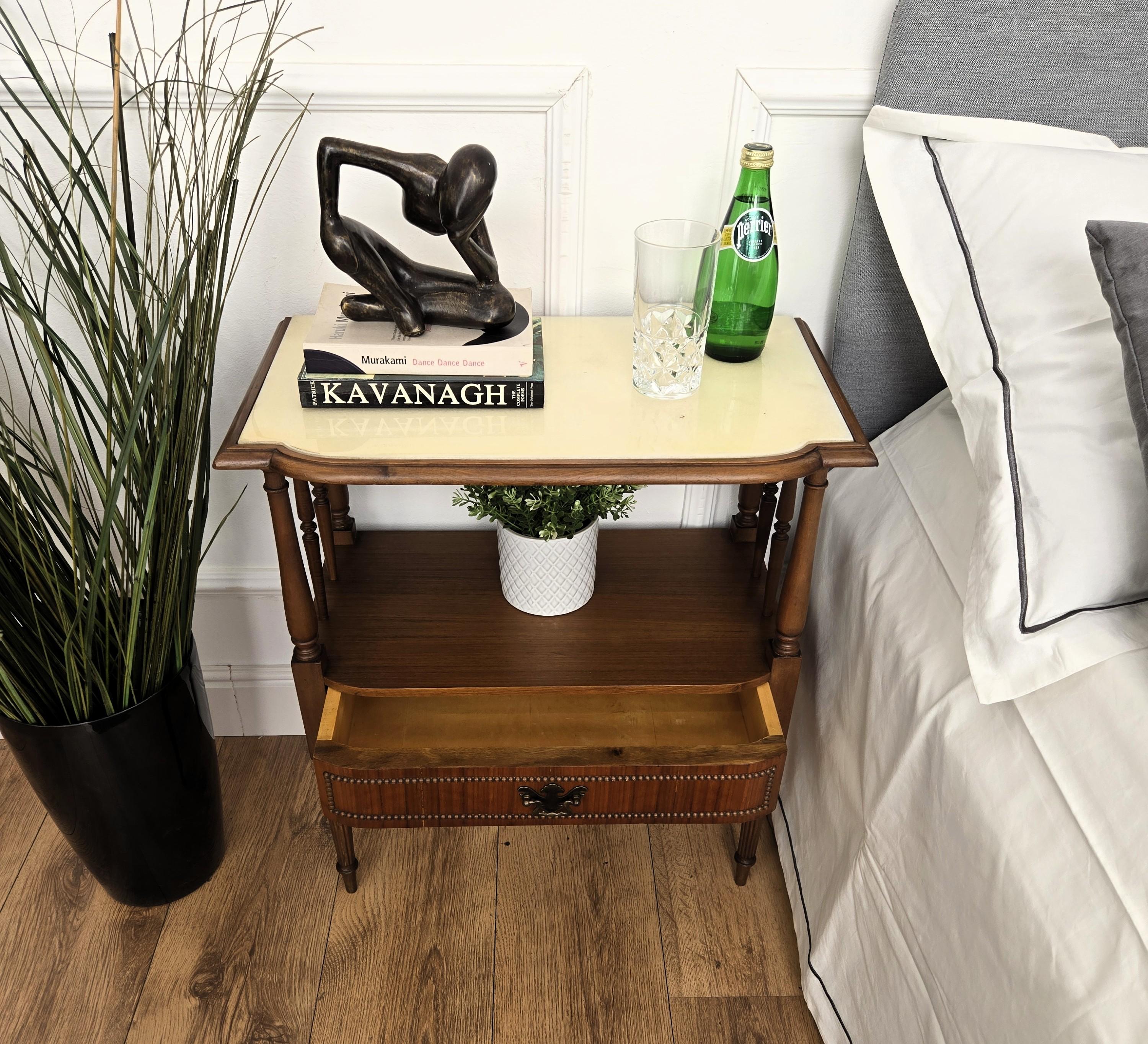 Pair of Italian Wood Marble Mid-Century Modern Night Stands Bed Side Tables In Good Condition For Sale In Carimate, Como