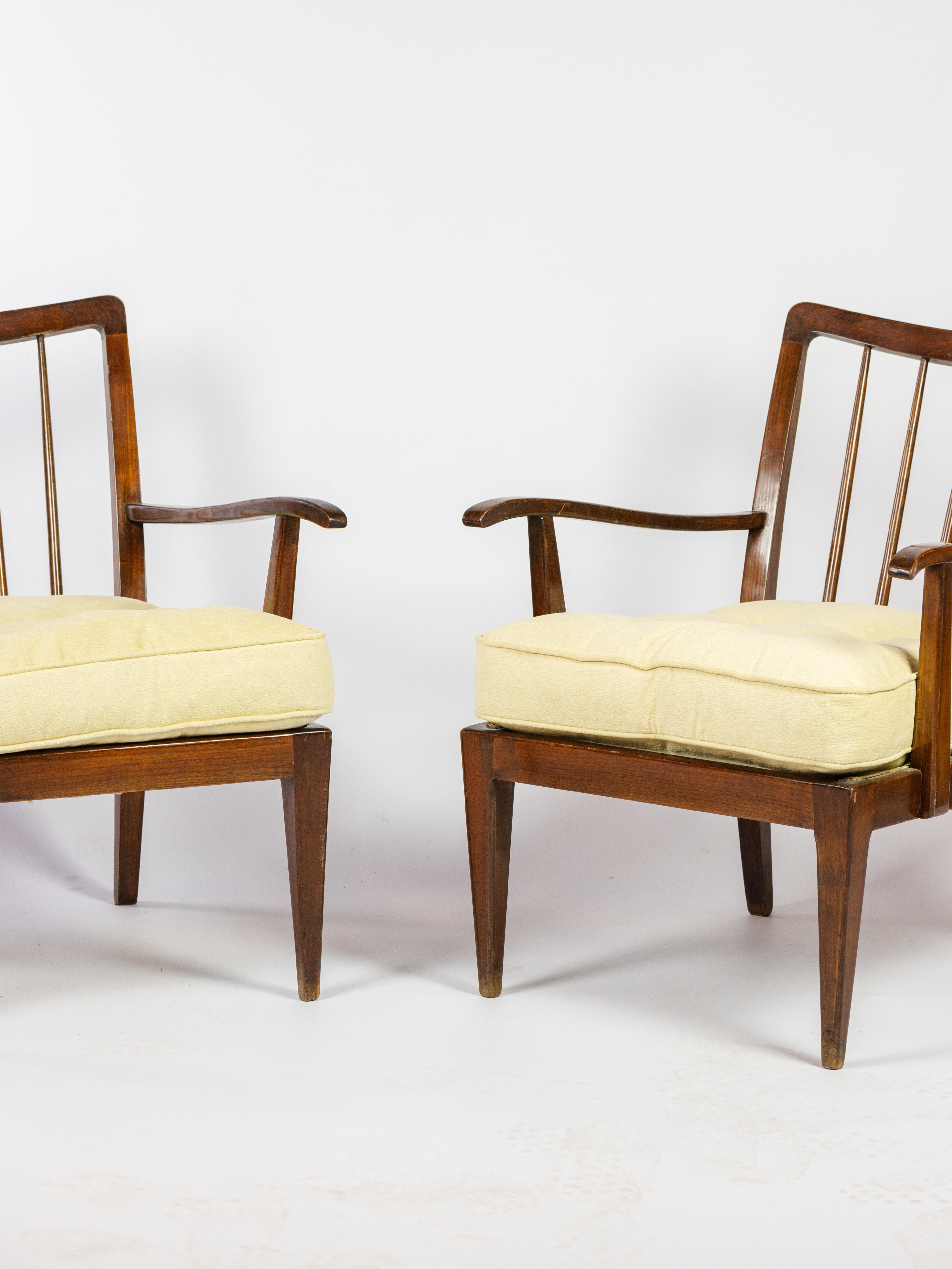 Milieu du XXe siècle Paire de fauteuils italiens en bois en vente
