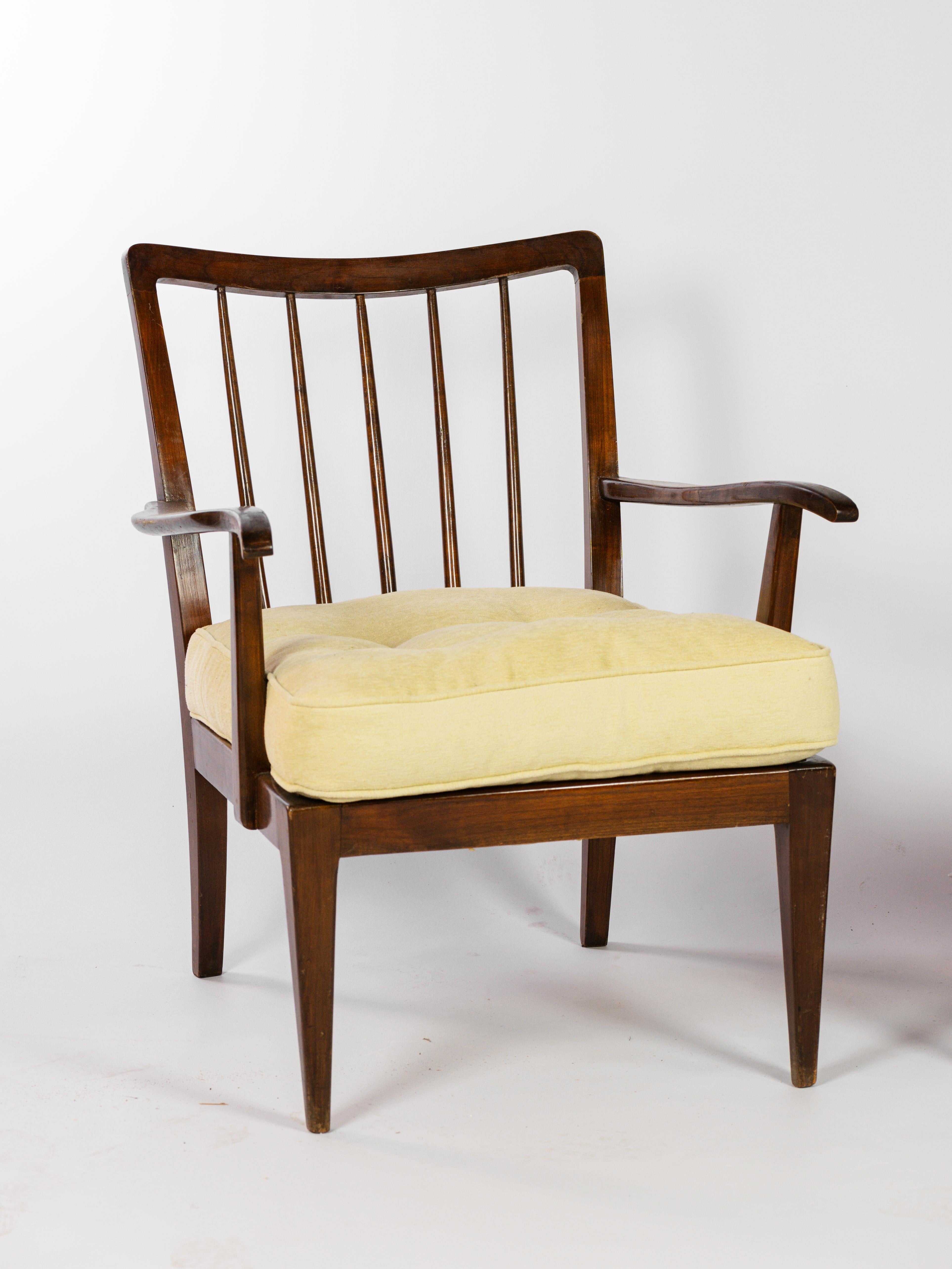 Paire de fauteuils italiens en bois en vente 2