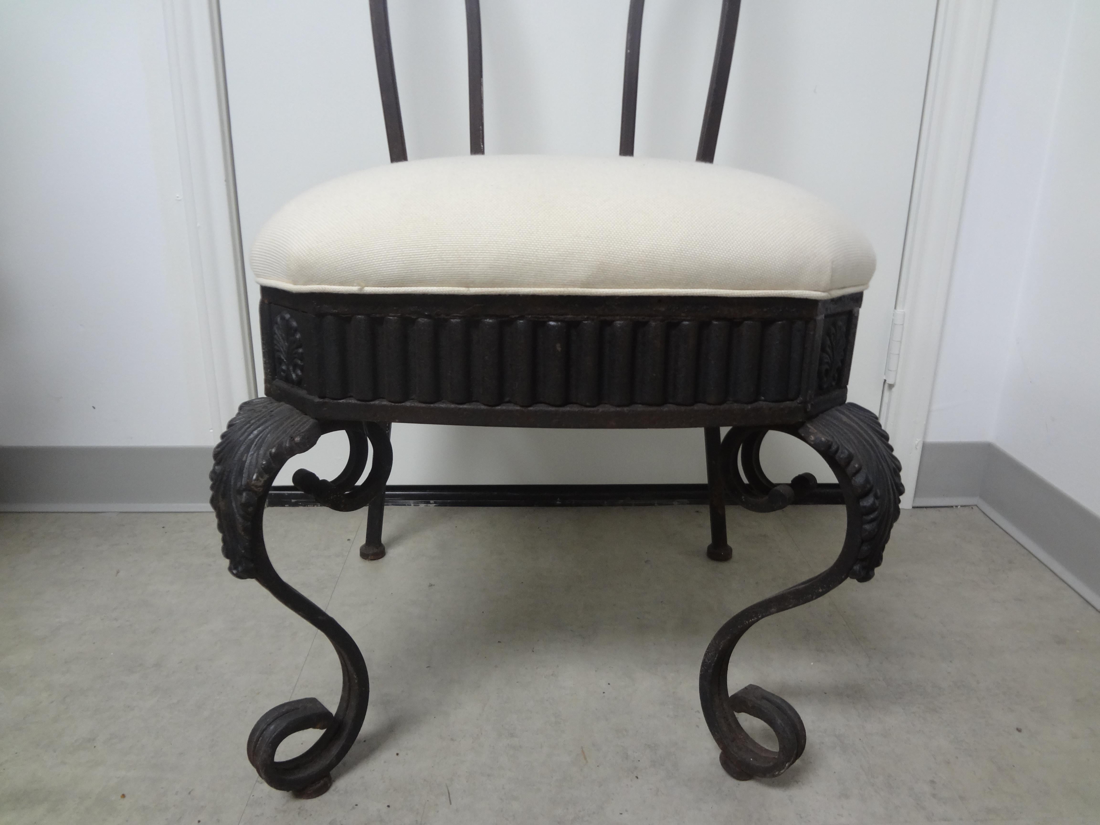 Hollywood Regency Pair Of Italian Wrought Iron Garden Chairs For Sale