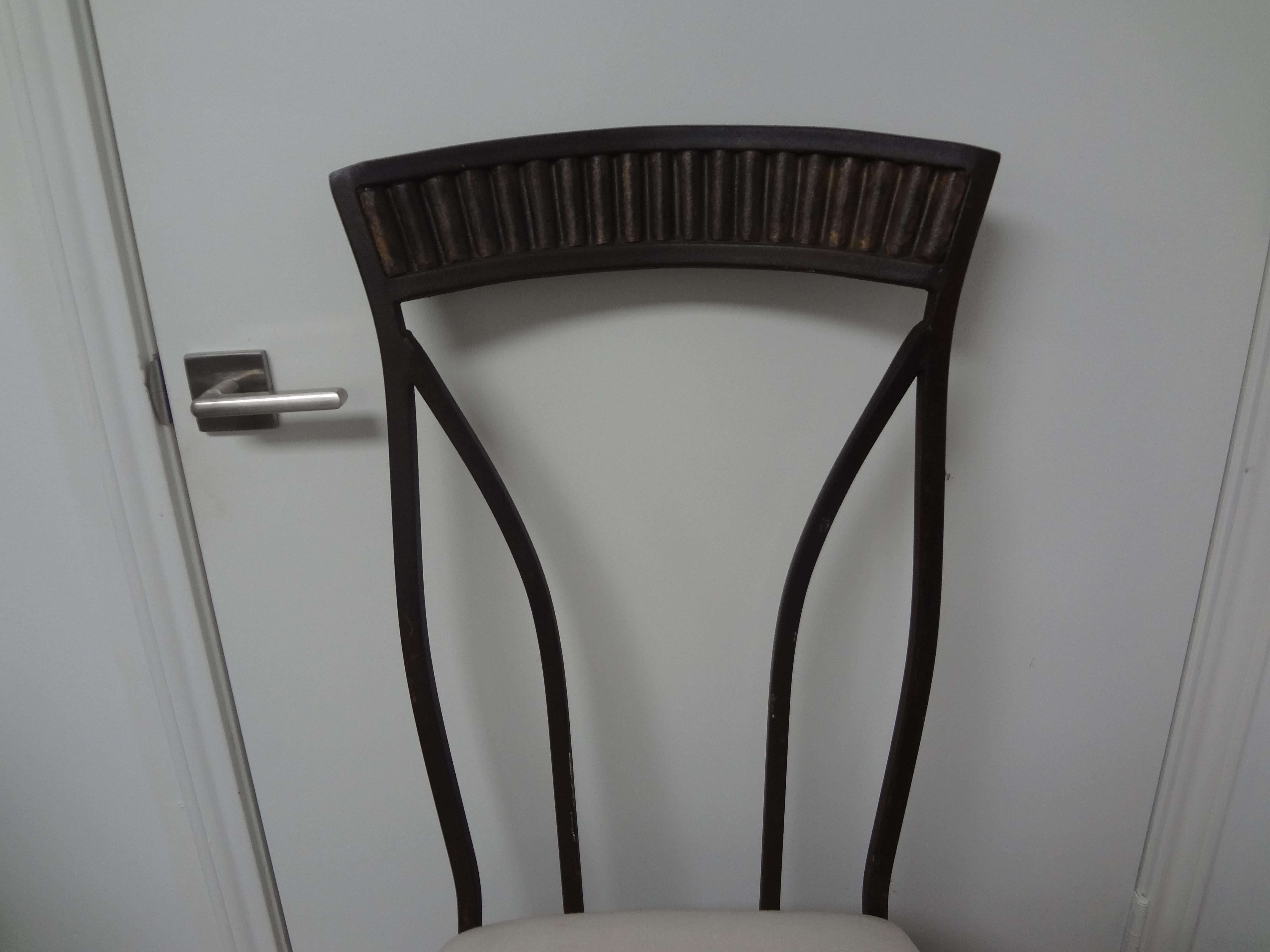 Pair Of Italian Wrought Iron Garden Chairs In Good Condition For Sale In Houston, TX