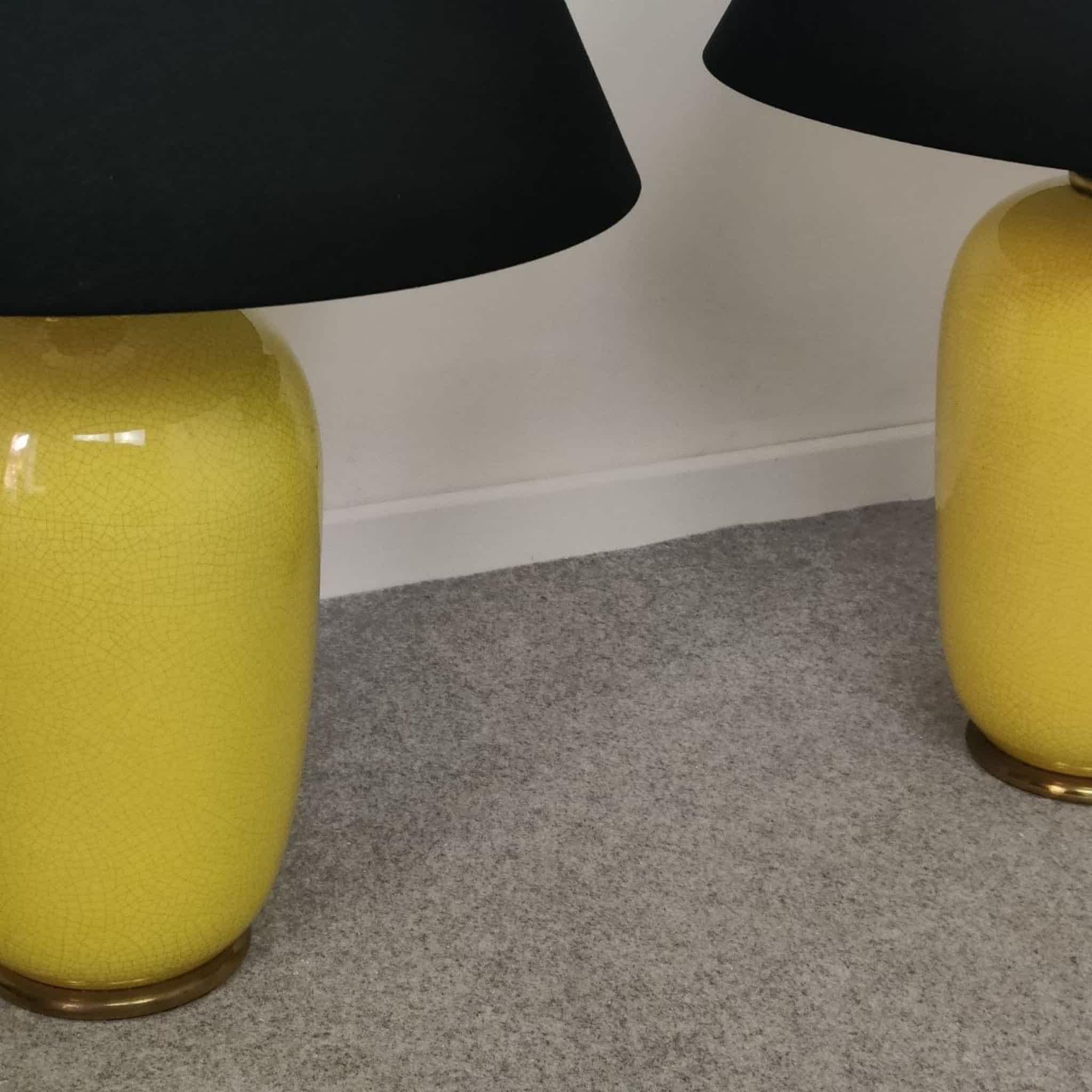 Mid-Century Modern Paire de lampes de table italiennes en céramique jaune et noire par PAF Milano, années 80 en vente