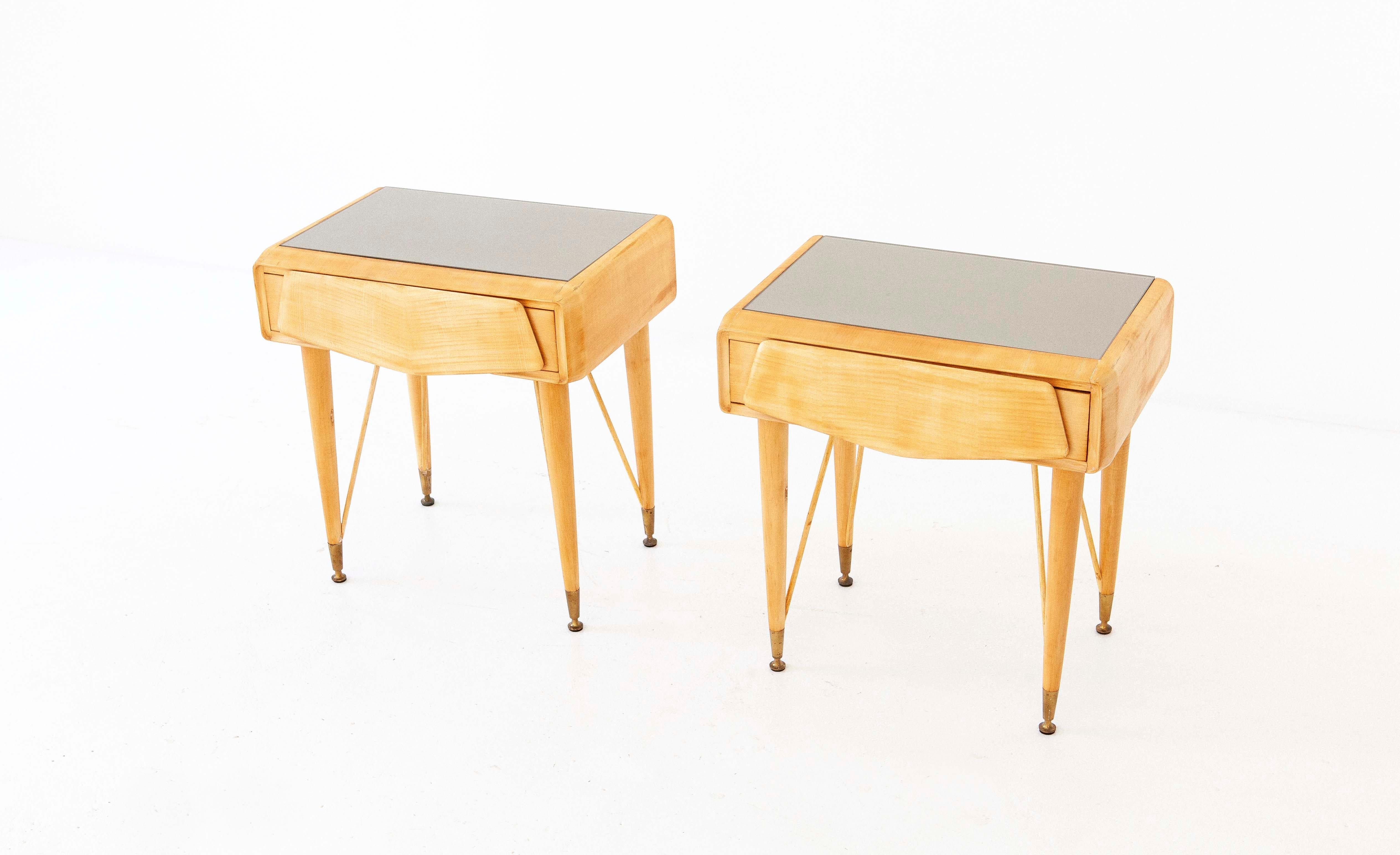 Pair of Italian Yellow Maple Wood and Grey Glass Bedside Tables, 1950s In Good Condition In Rome, IT