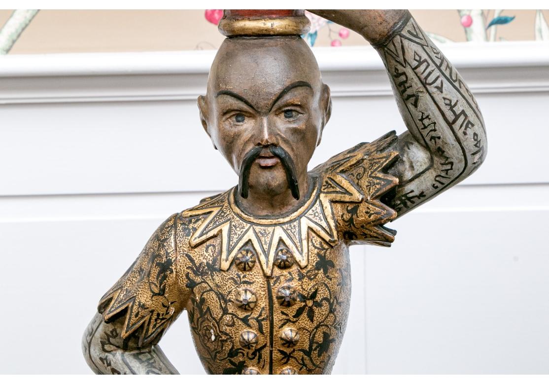 Pareja De Soportes Figurales De Chinoiserie Italianos en venta 3