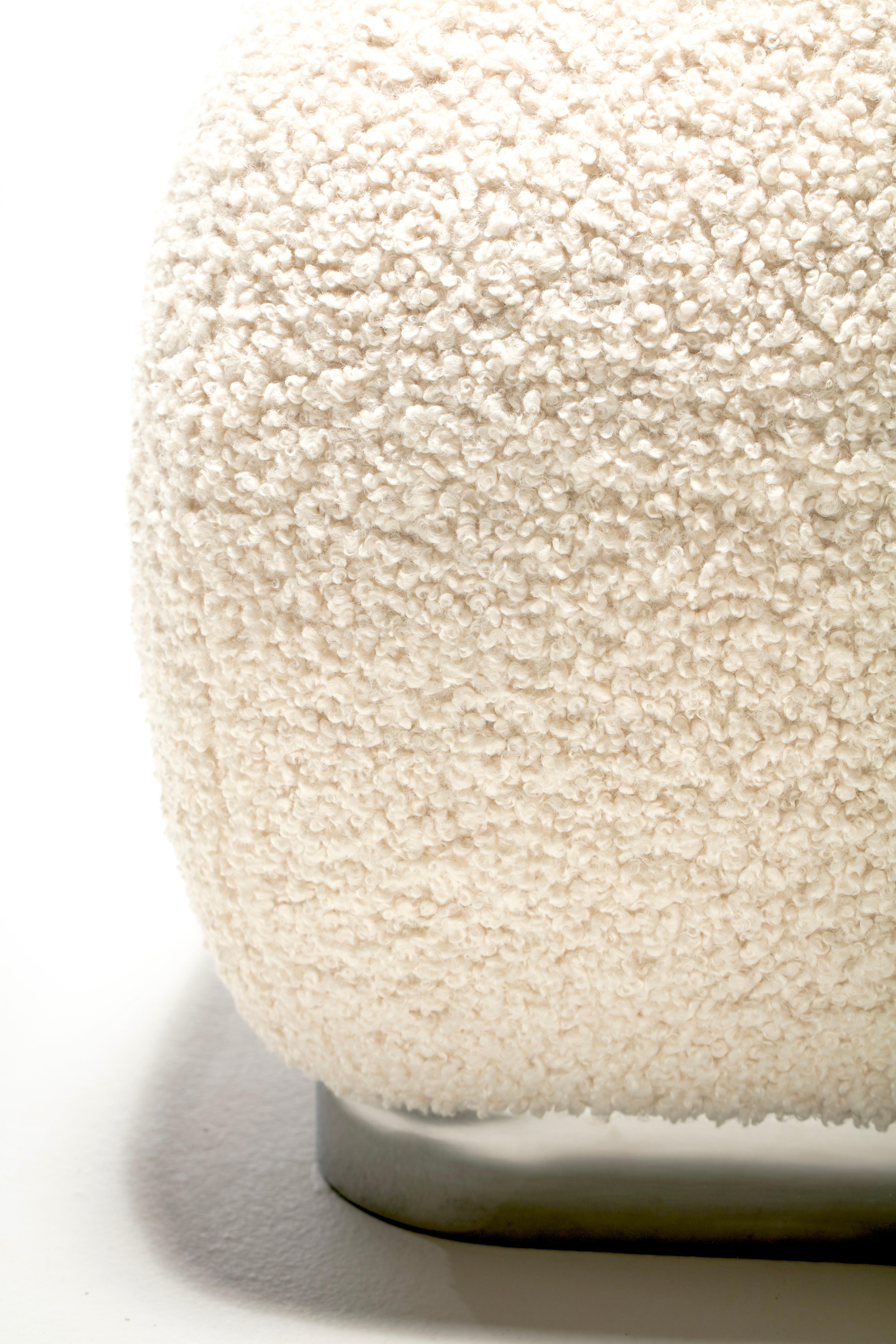 Pair of Ivory Bouclé Karl Springer Style Modern Soufflé Poufs Ottomans  In Good Condition For Sale In Saint Louis, MO