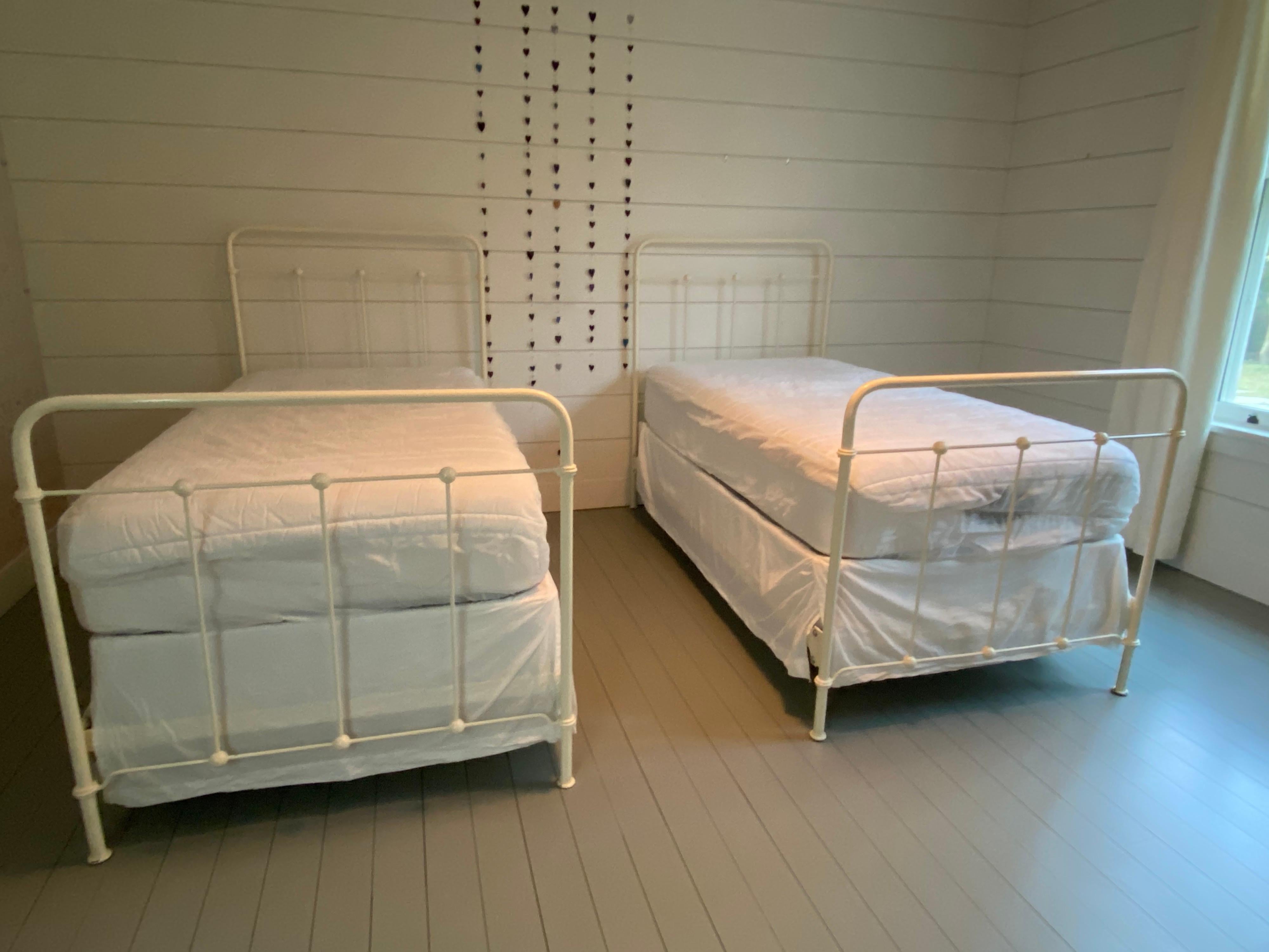 charles p rogers bed frame