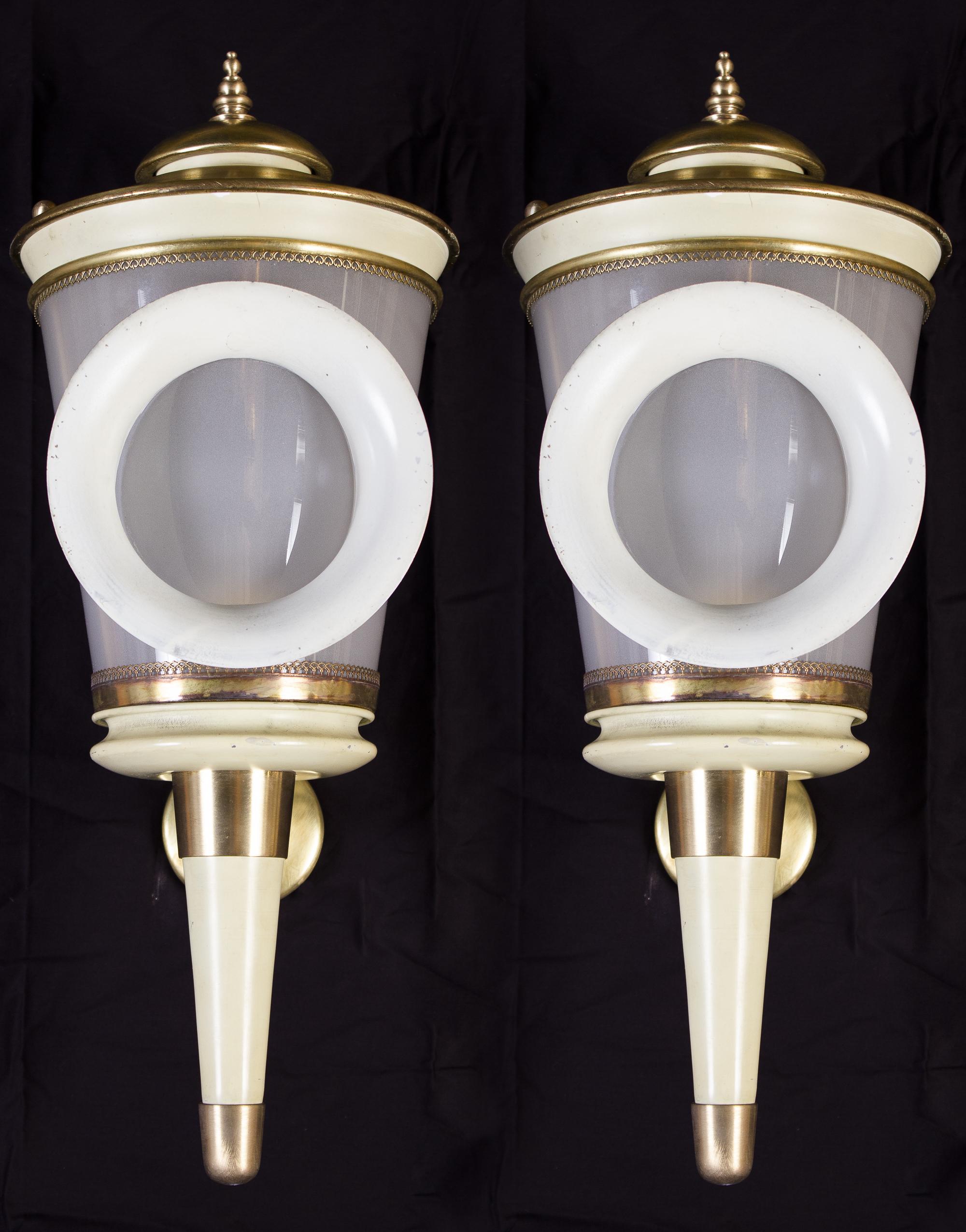 Pair of Ivory Painted and Brass Sconces or Wall Lights Carlo Scarpa Style, 1940 For Sale 4