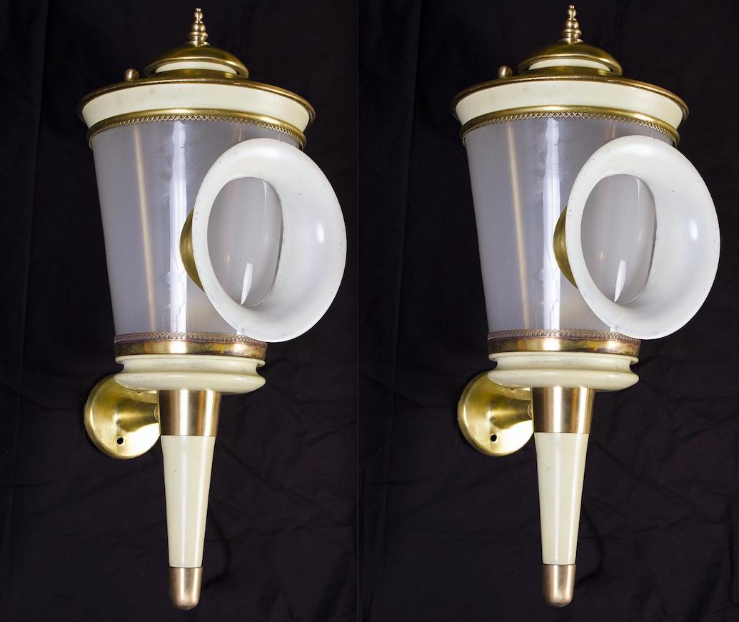 Pair of Ivory Painted and Brass Sconces or Wall Lights Carlo Scarpa Style, 1940 For Sale 5