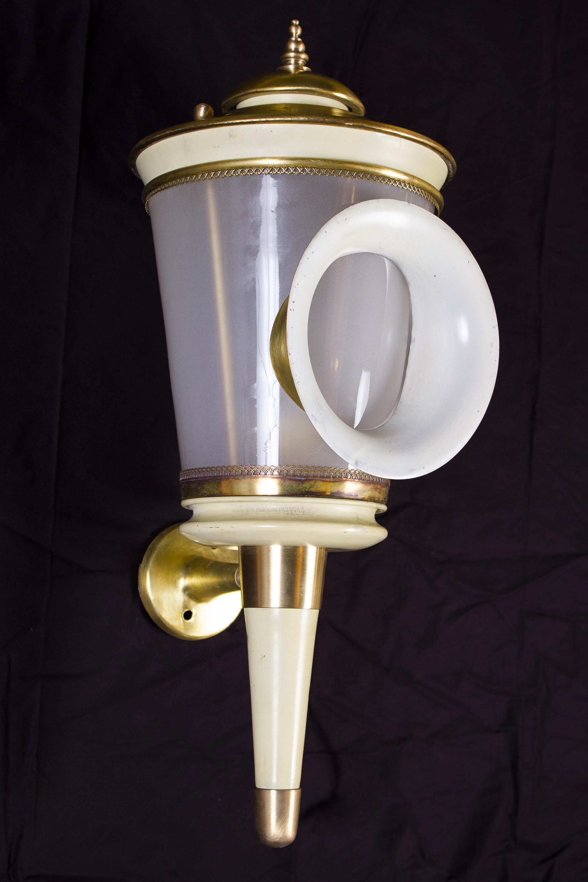 Pair of Ivory Painted and Brass Sconces or Wall Lights Carlo Scarpa Style, 1940 For Sale 6
