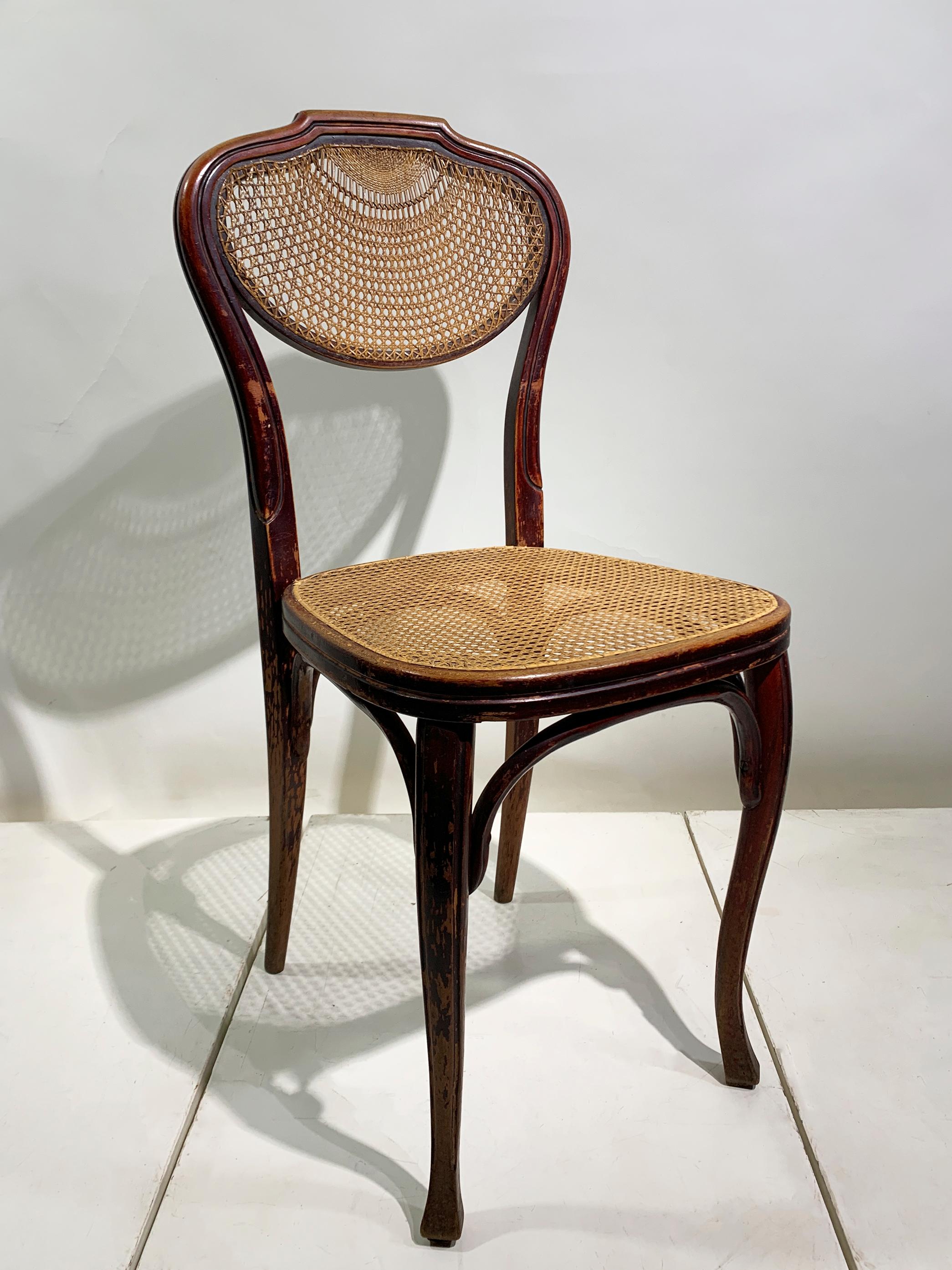 Art nouveau Paire de chaises J. & J. Kohn en bois courbé et en canne, Teschen, Autriche, vers 1900 en vente