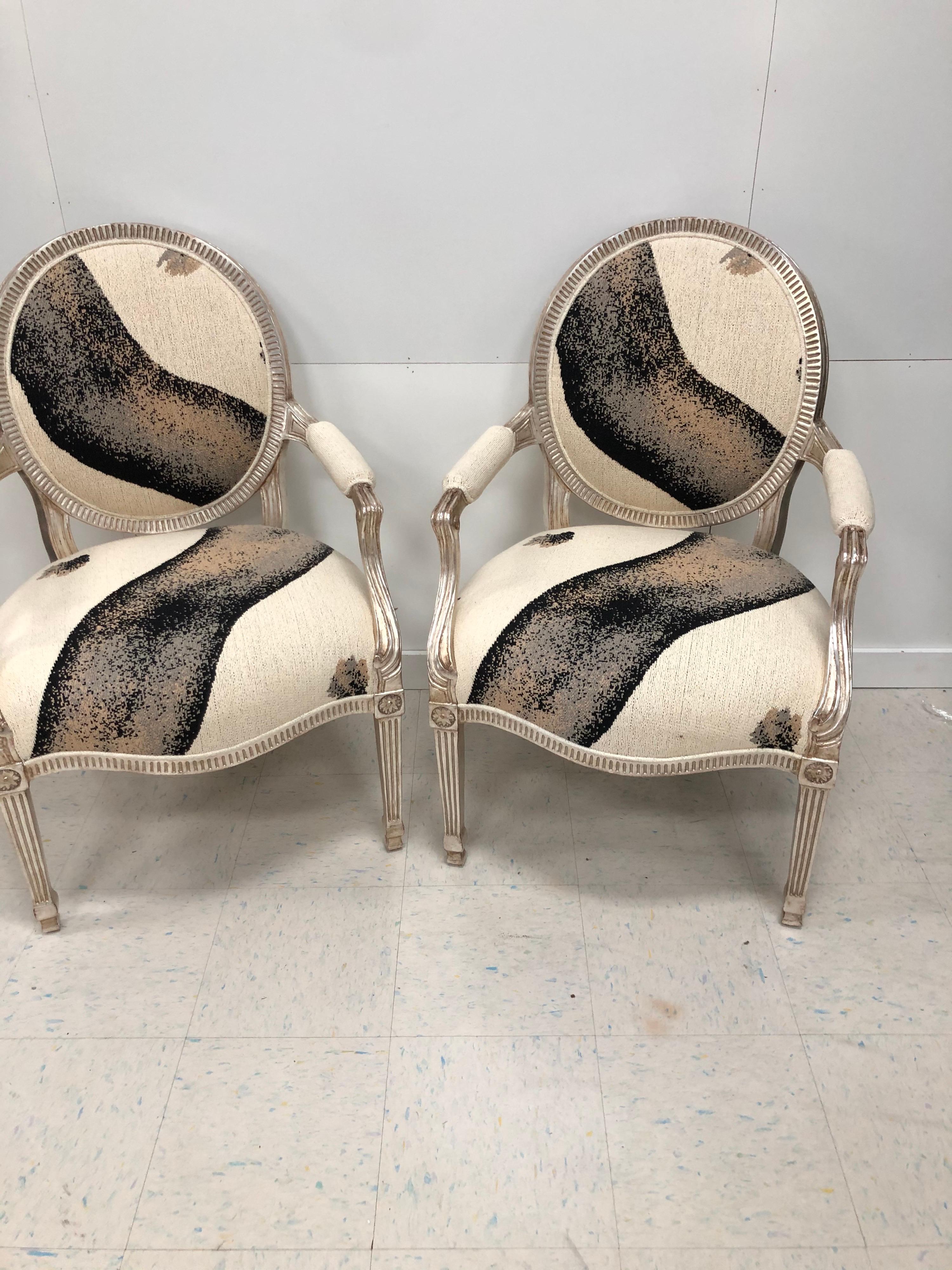 Pair of J. Robert Scott Louis XVI Style French Fauteuil Arm Chairs In Good Condition In Miami, FL