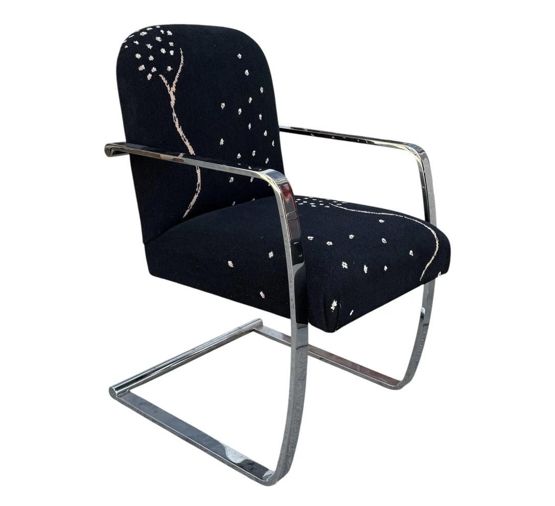 Fine XX secolo Coppia di poltrone di design moderno J. Robert Scott in vendita