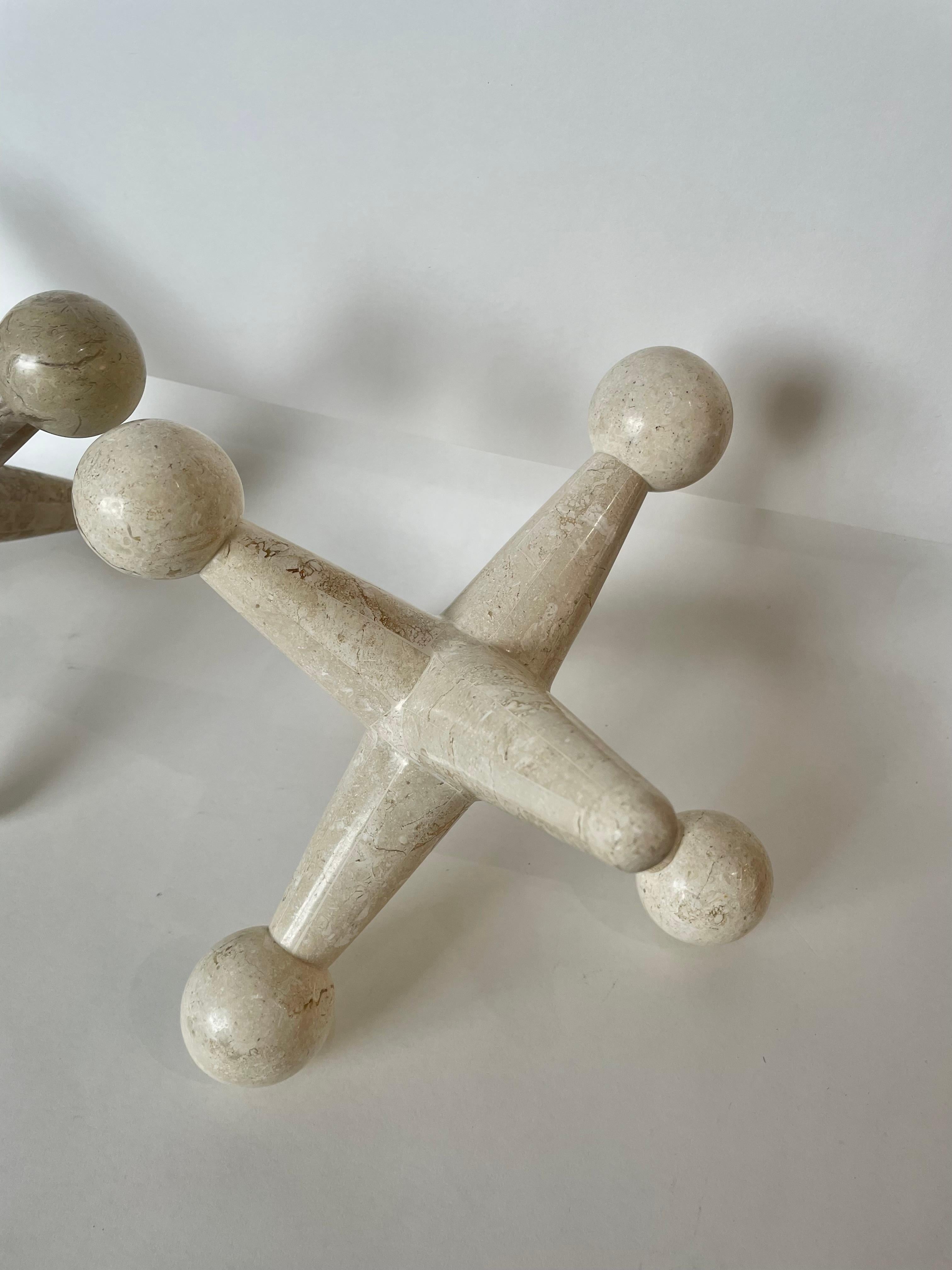 Hollywood Regency Pair of Jack Sculptures in Tessellated Marble For Sale