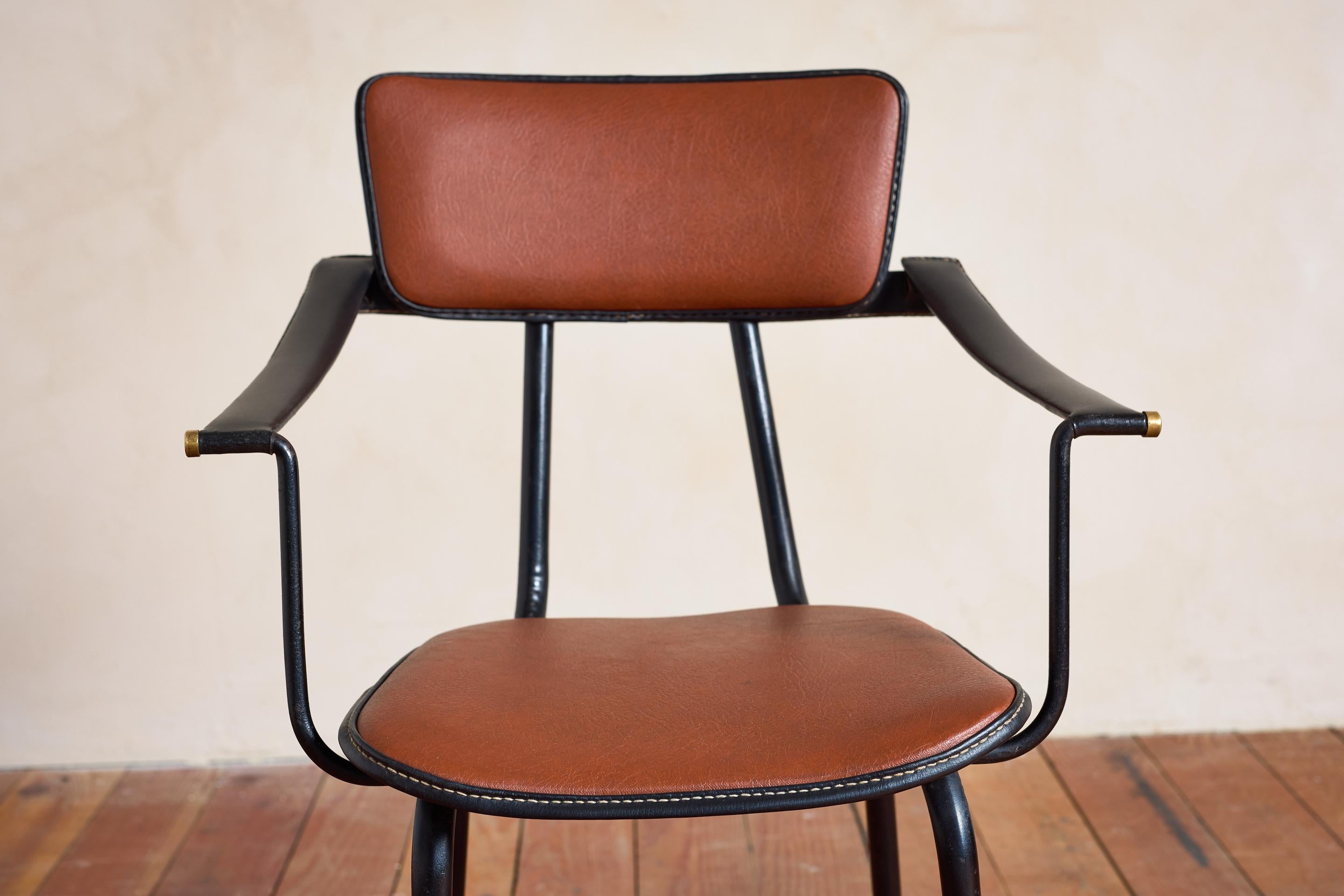 Pair of Jacques Adnet Armchairs im Angebot 4