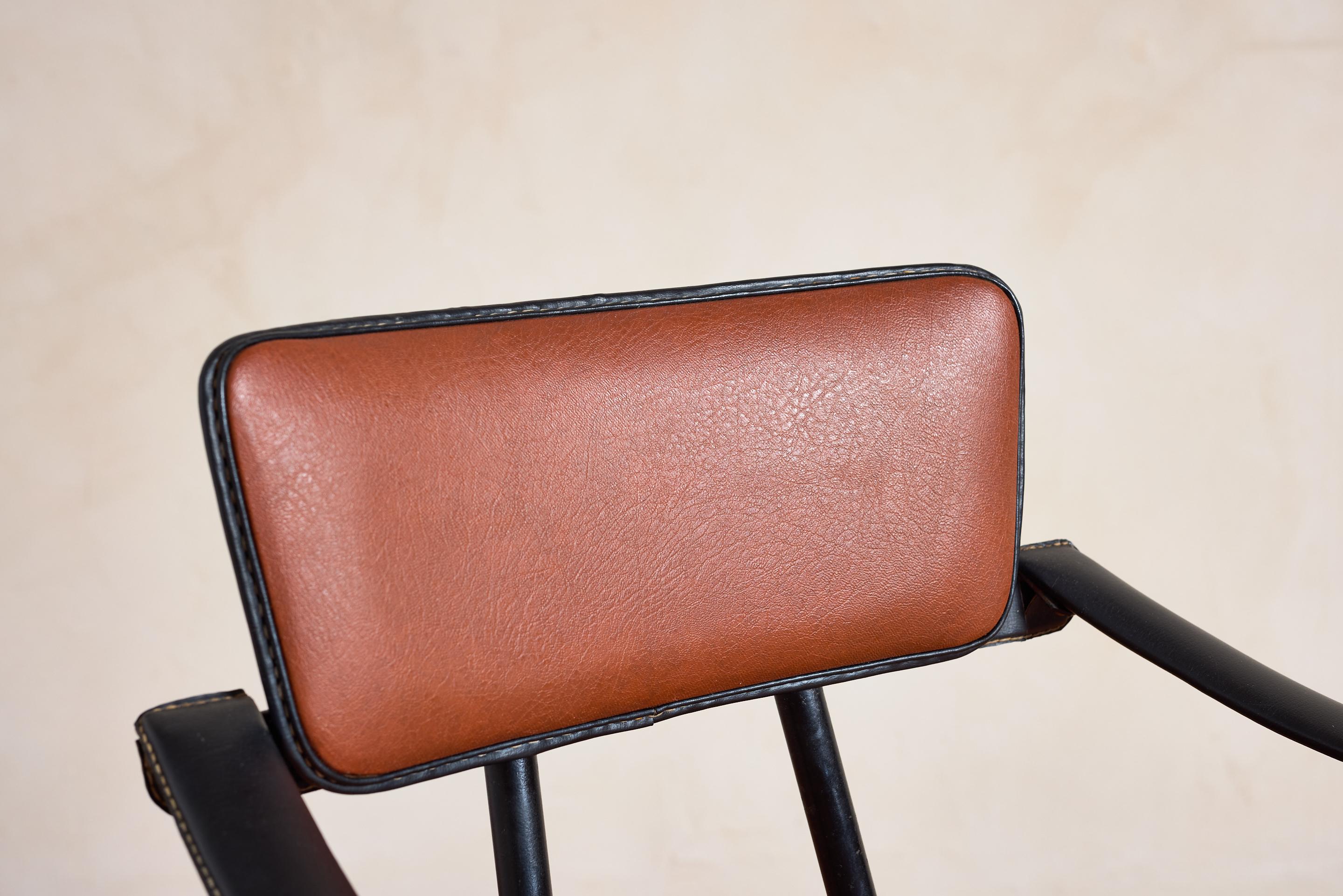 Pair of Jacques Adnet Armchairs im Angebot 10