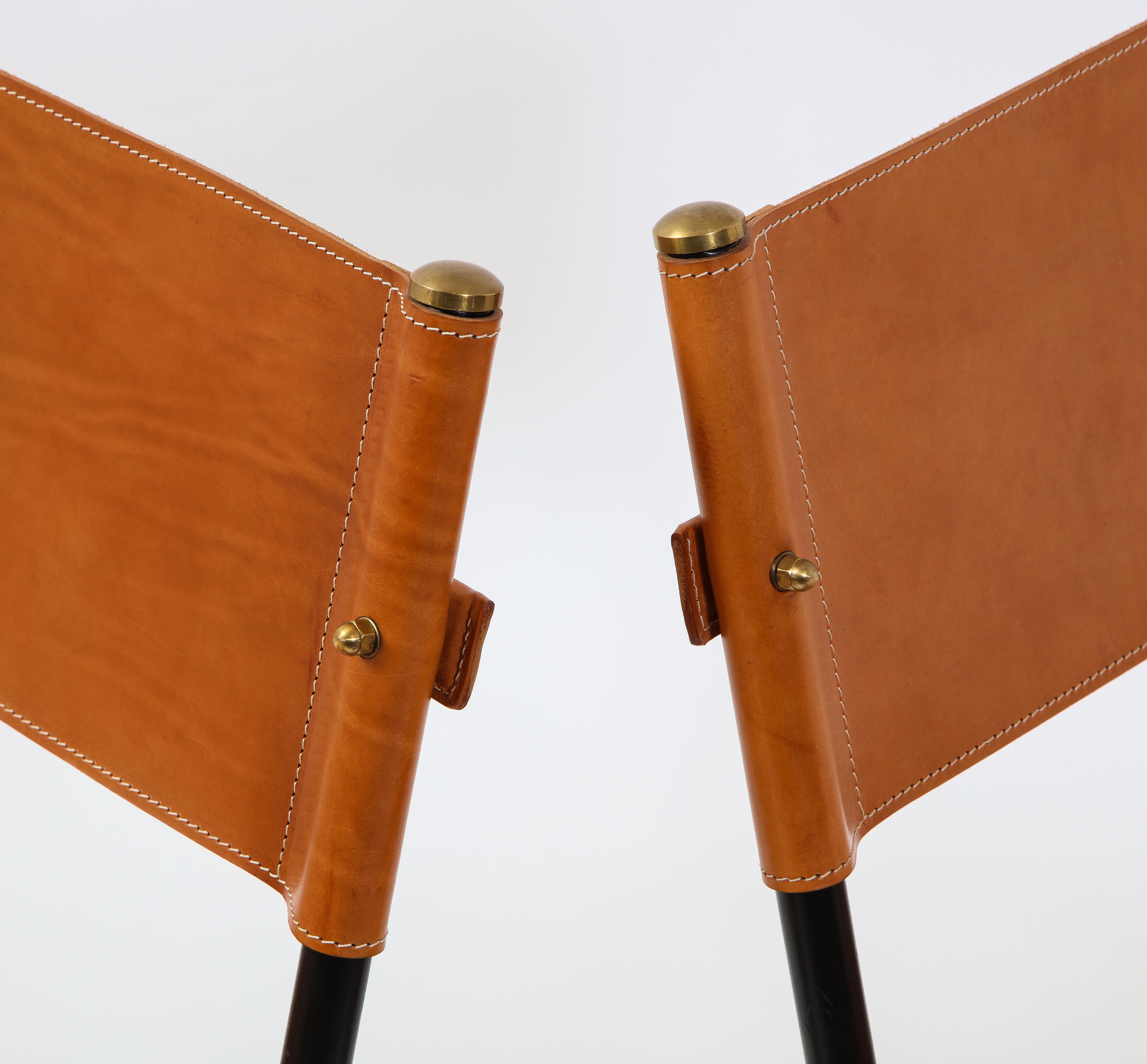 20ième siècle Paire de chaises de salle à manger en cuir Jacques Adnet en vente