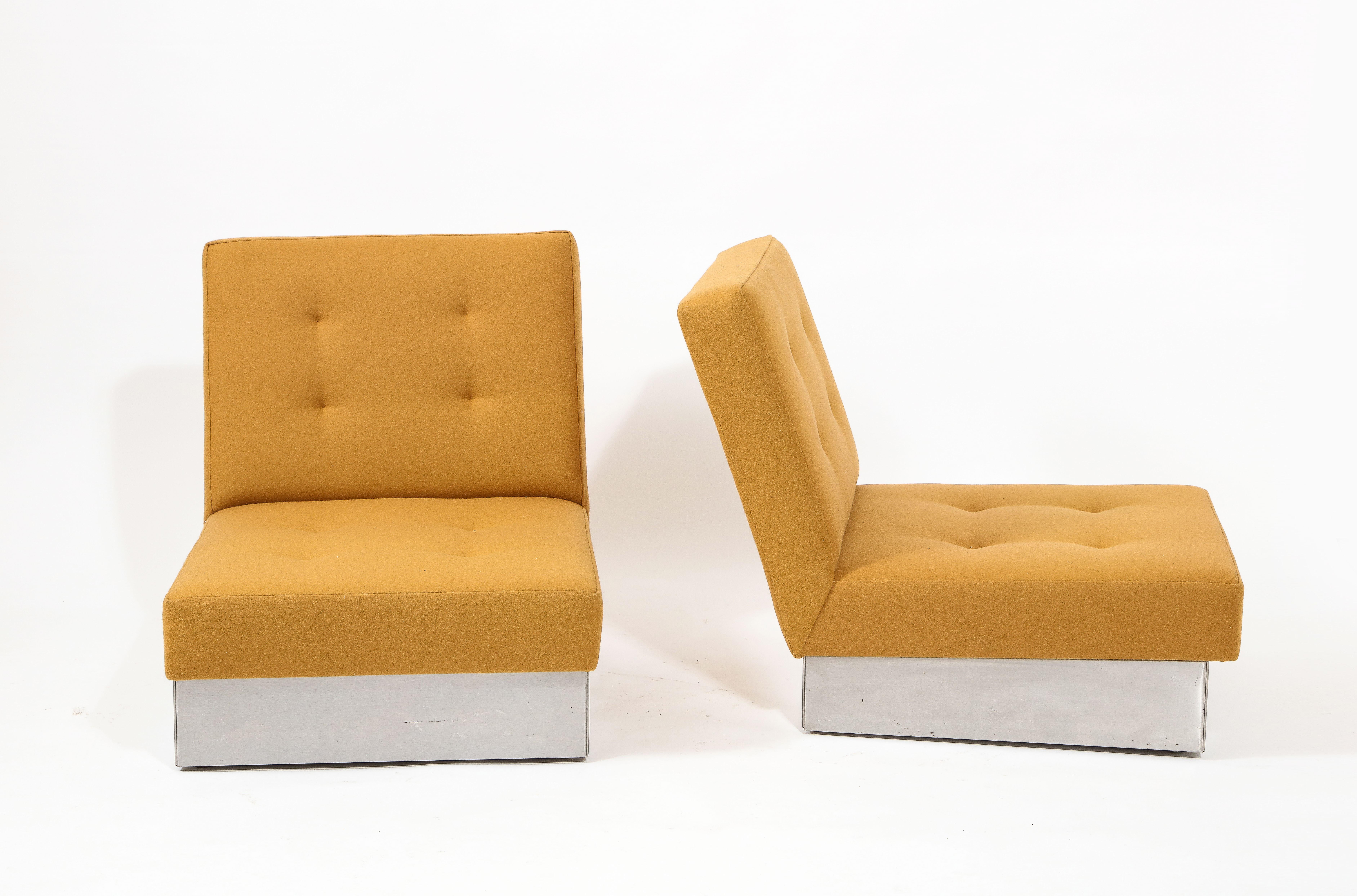 French Jacques Charpentier Pair Modernist Slipper Chairs in Mohair, France 1970's For Sale