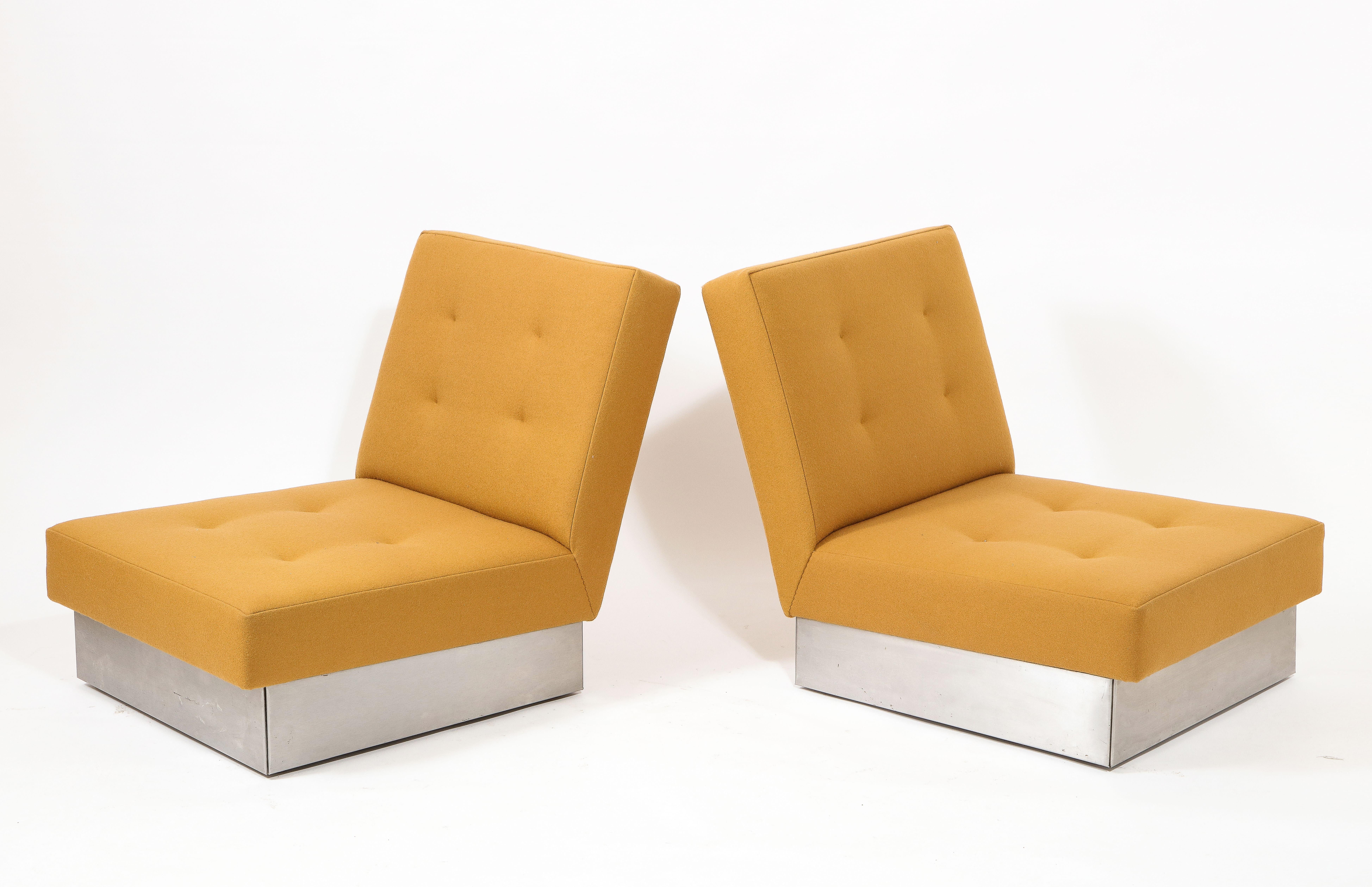 Jacques Charpentier Pair Modernist Slipper Chairs in Mohair, France 1970's In Good Condition For Sale In New York, NY
