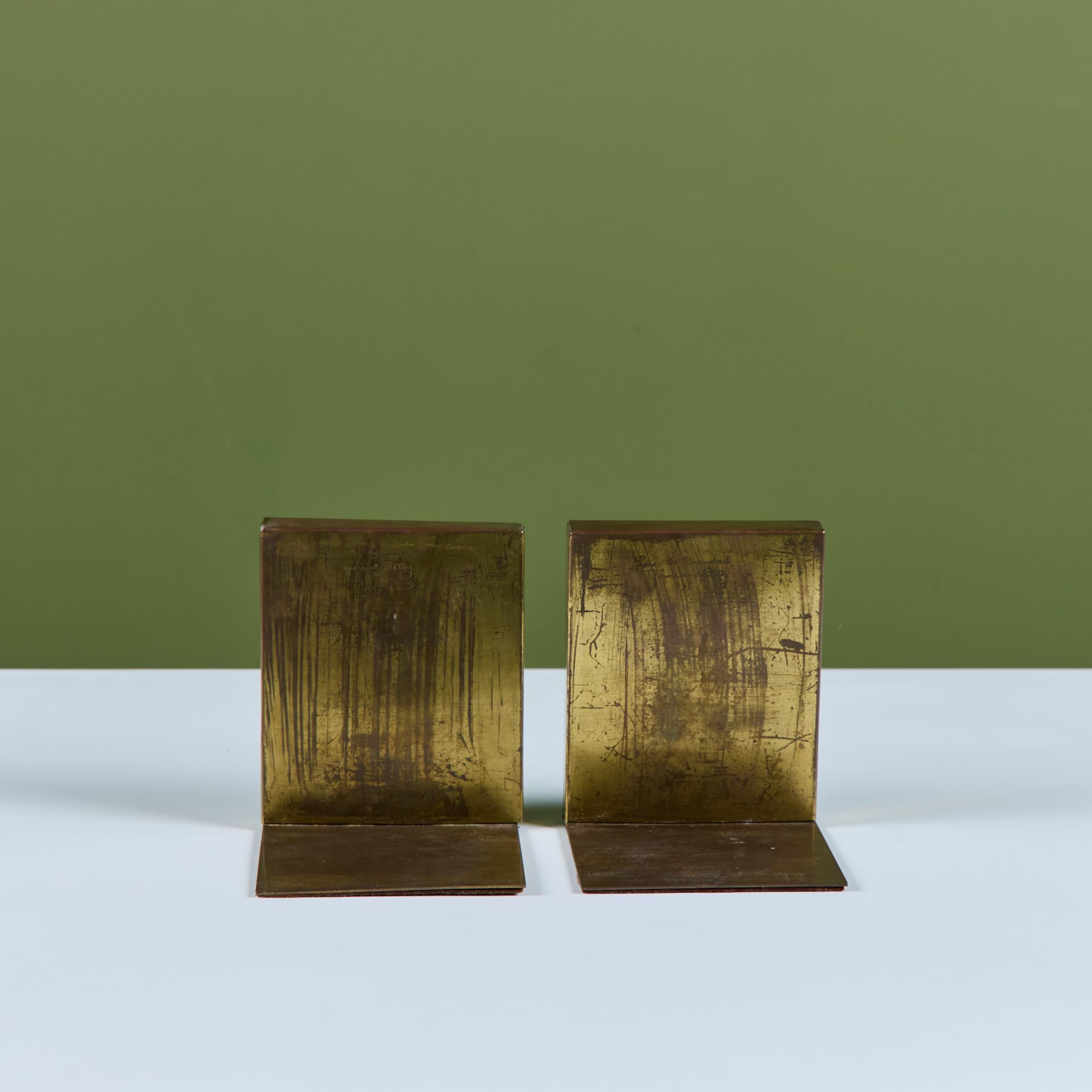 Coppia di fermalibri in giada con smalto turchese Jade Snow Wong in vendita 3