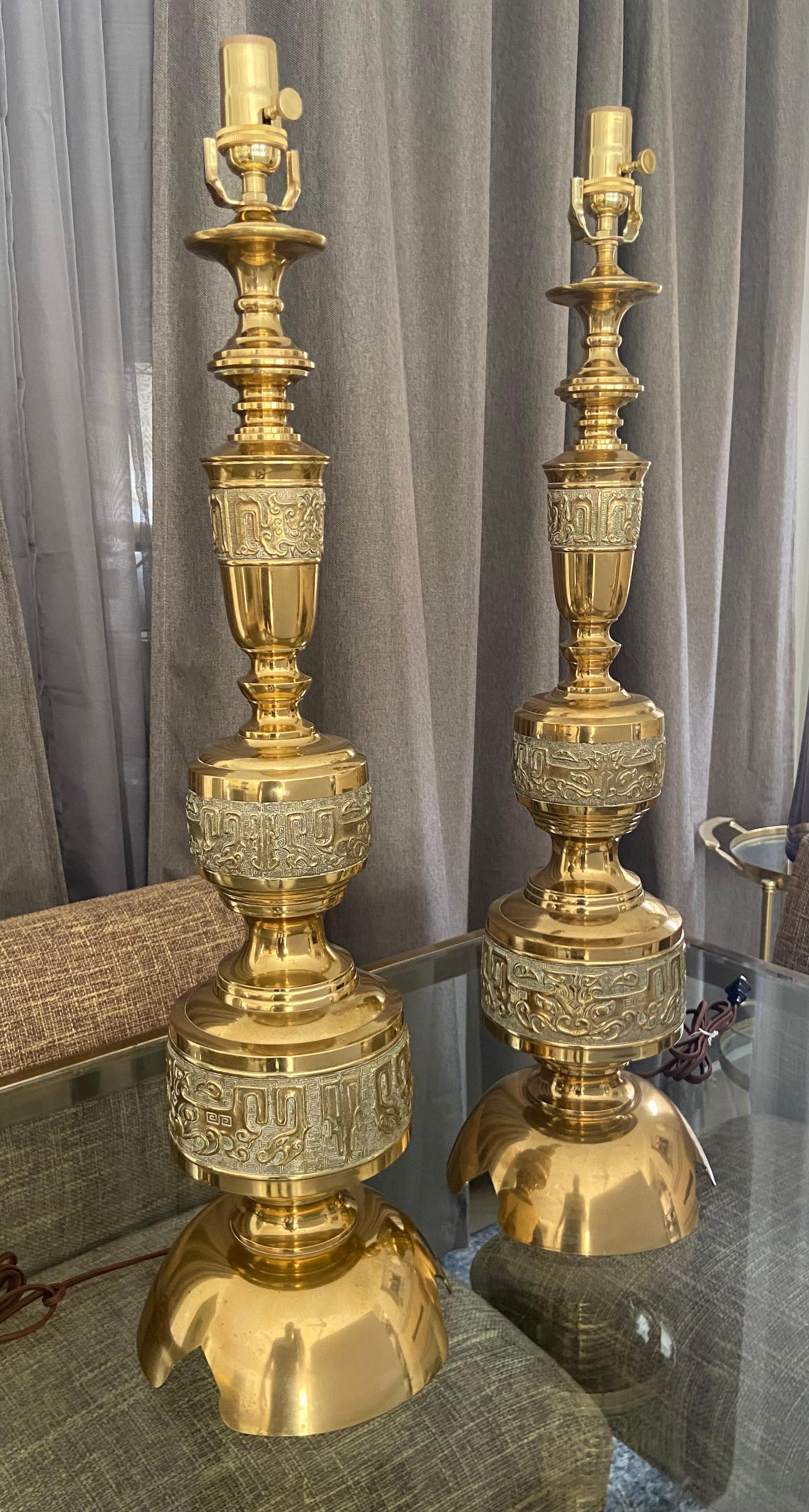 Pair of James Mont Asian Inspired Brass Table Lamps In Good Condition For Sale In Palm Springs, CA