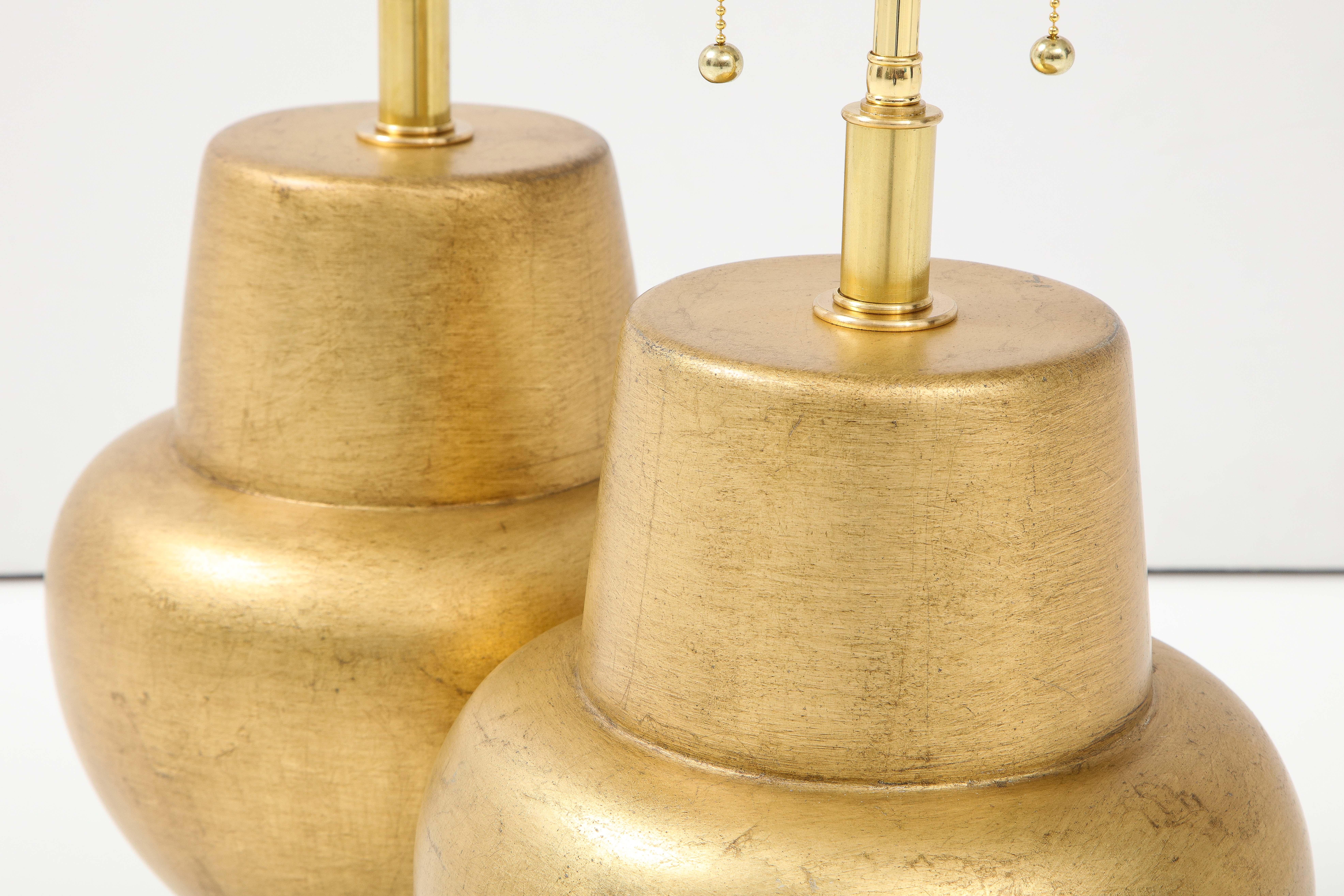 Paire de lampes en cuir doré JAMES MONT Design en vente 1