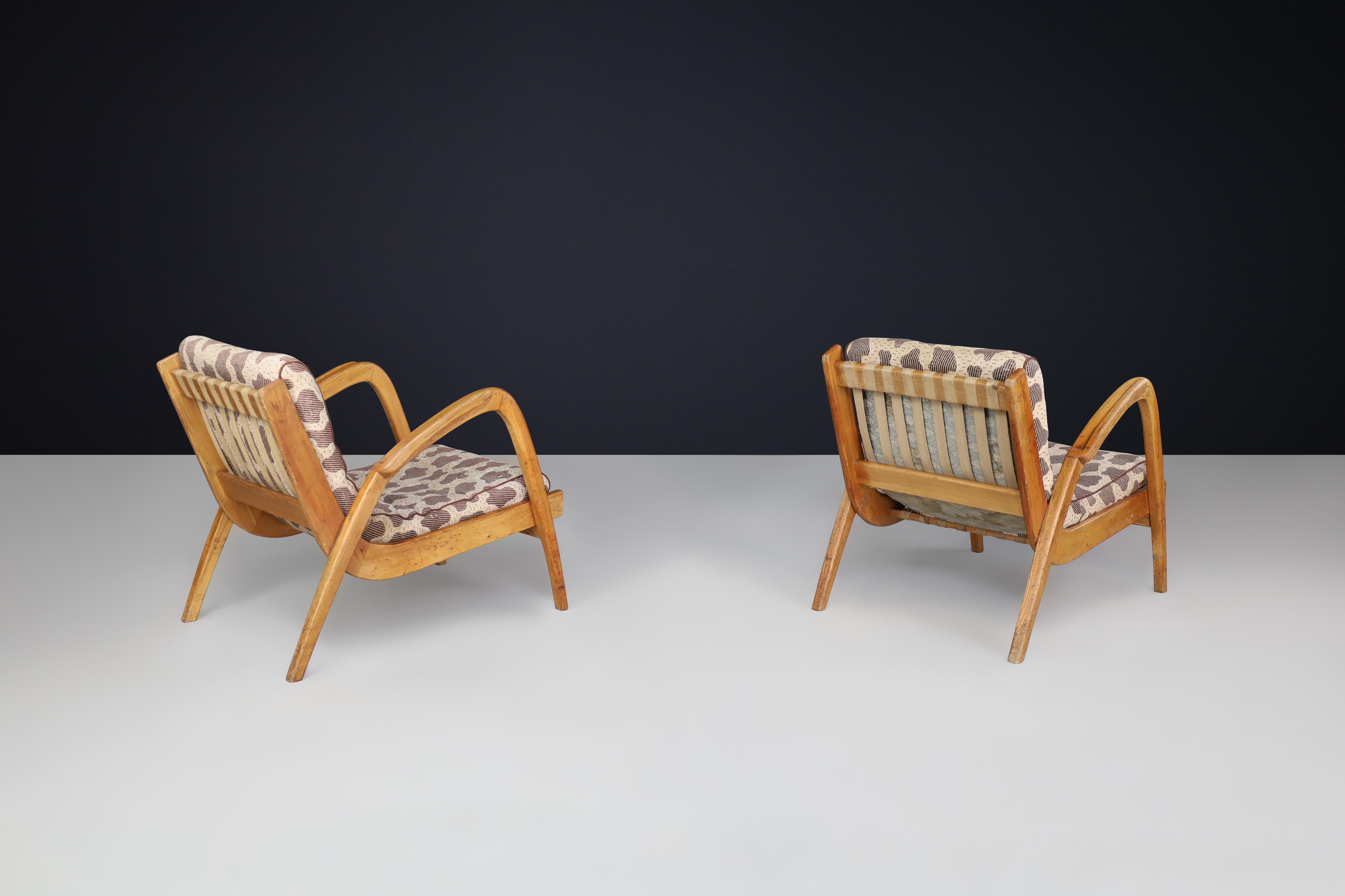 20th Century Pair of Jan Vaněk Curved Easy Chairs in Ash with Original Upholstery, CZ 1950s For Sale