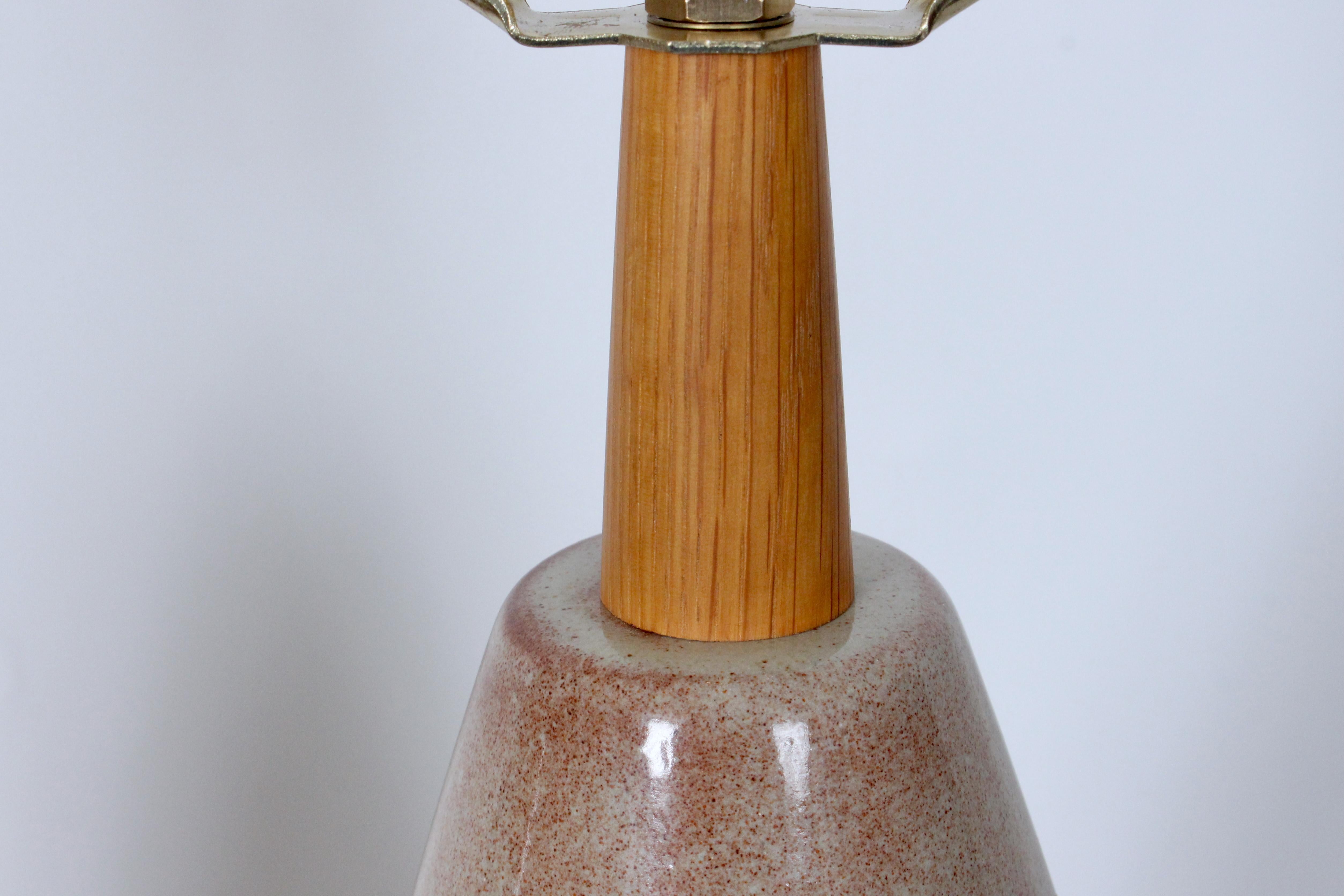 Pair of Jane and Gordon Martz Hand Incised & Glazed Butterscotch Table Lamps For Sale 4