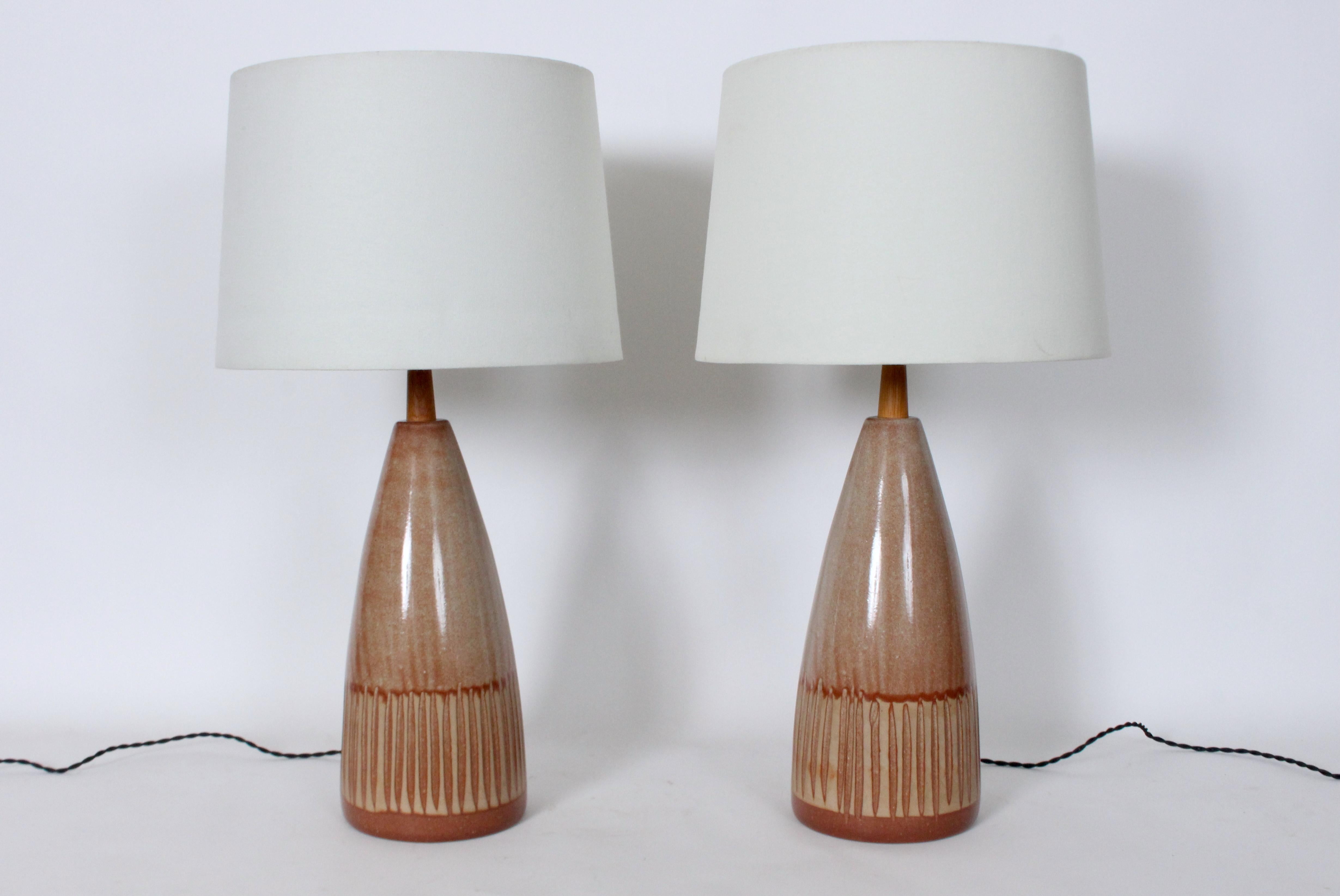 Pair of Jane and Gordon Martz Hand Incised & Glazed Butterscotch Table Lamps For Sale 13