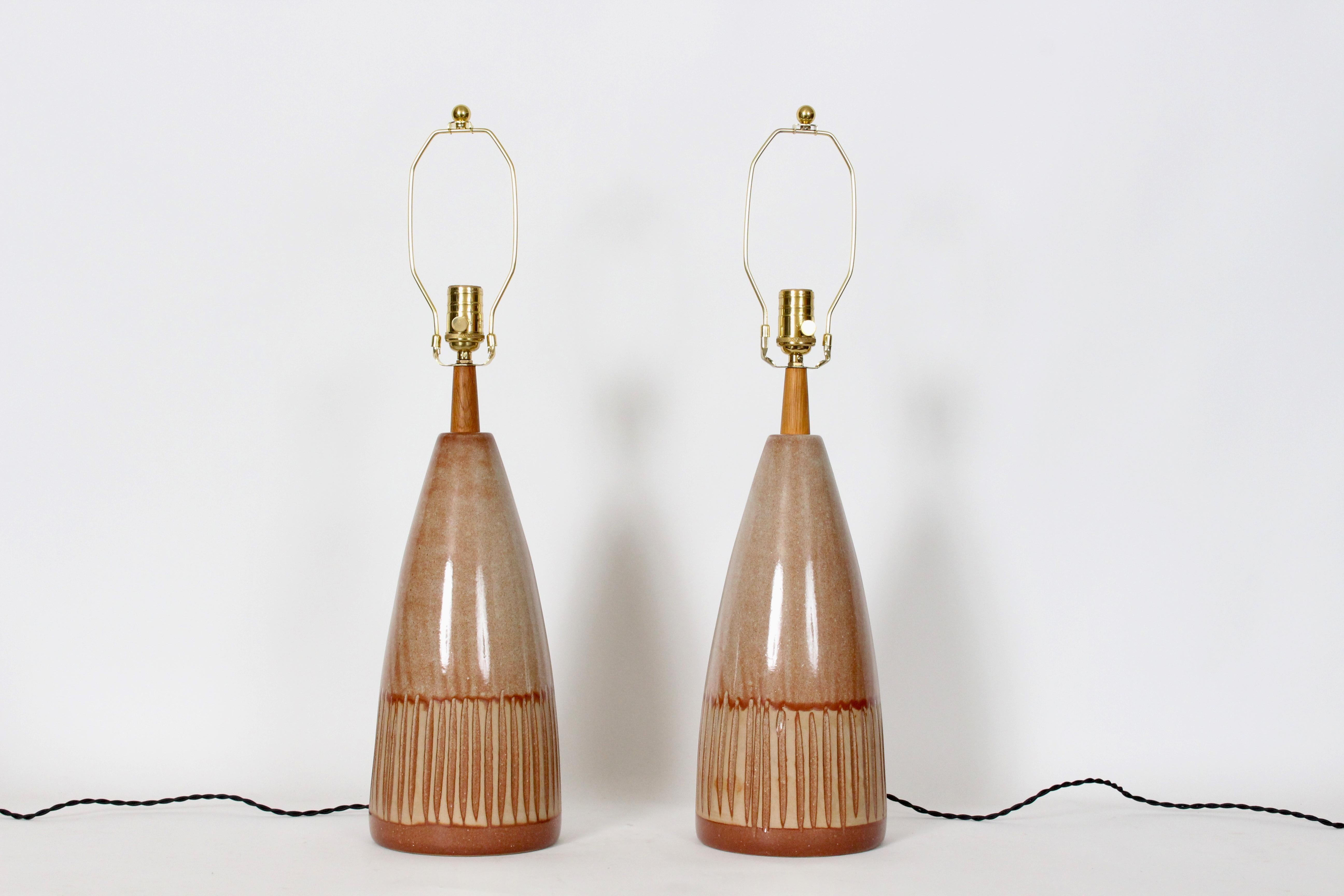 American Pair of Jane and Gordon Martz Hand Incised & Glazed Butterscotch Table Lamps For Sale