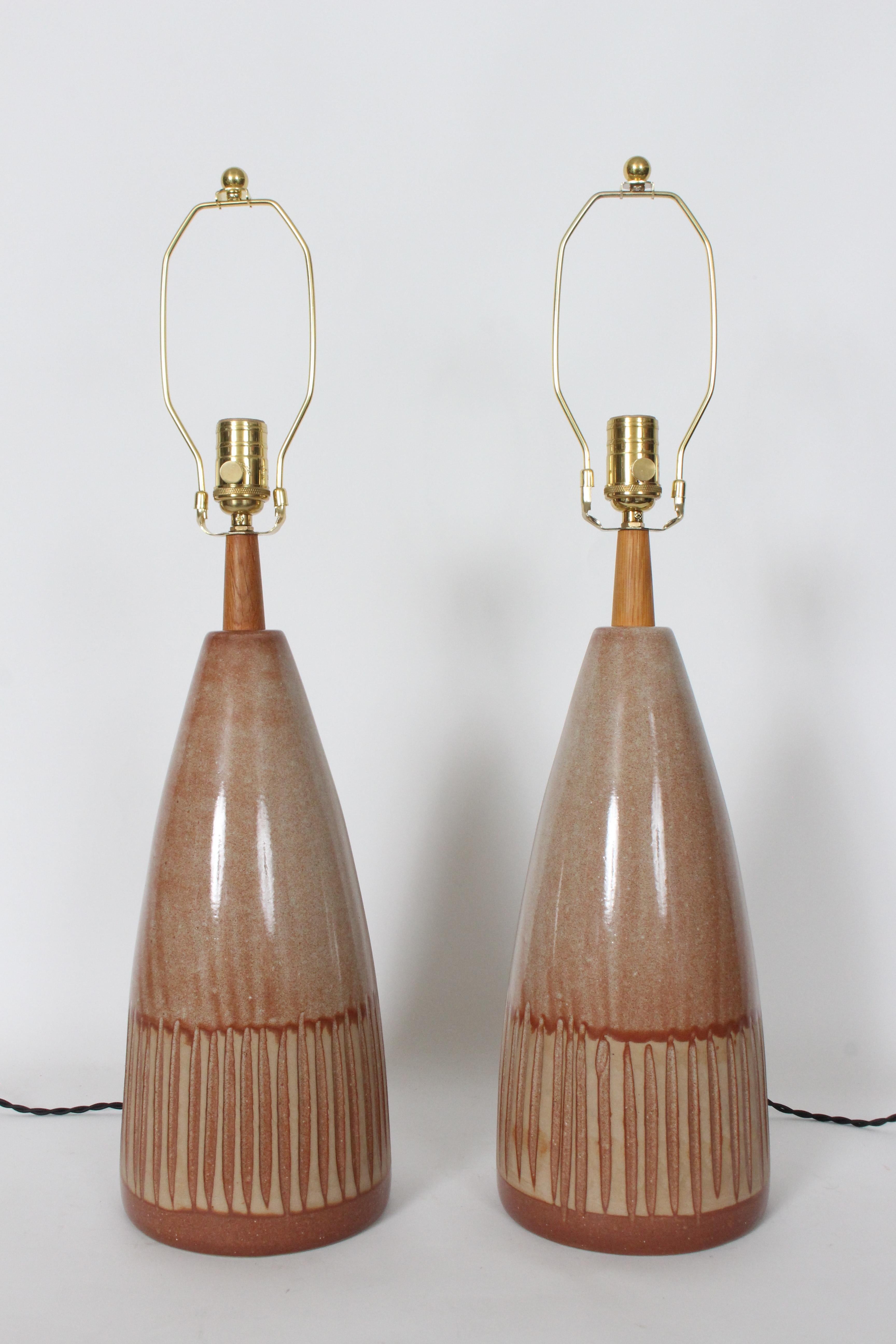 20th Century Pair of Jane and Gordon Martz Hand Incised & Glazed Butterscotch Table Lamps For Sale