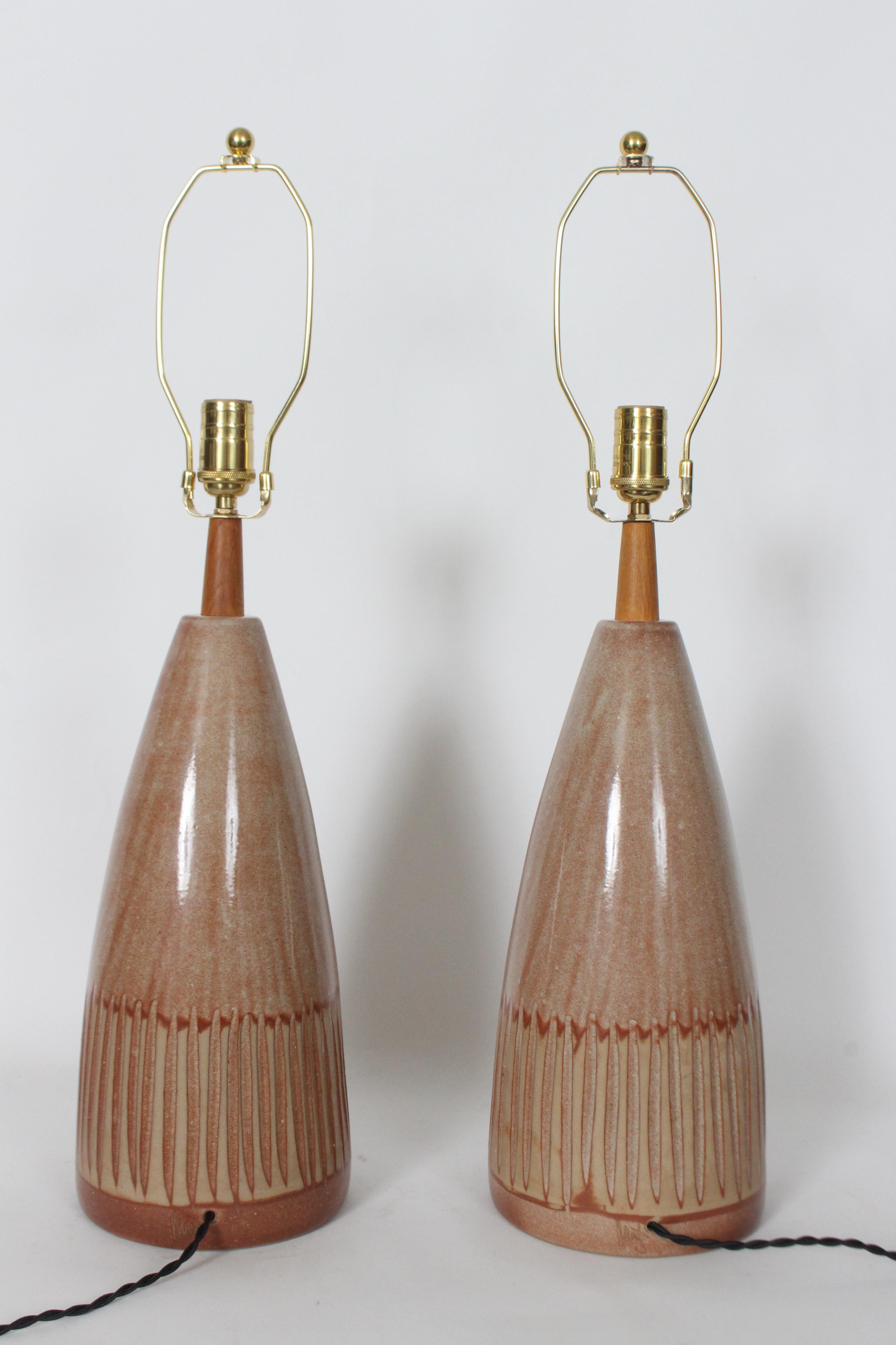 Stoneware Pair of Jane and Gordon Martz Hand Incised & Glazed Butterscotch Table Lamps For Sale