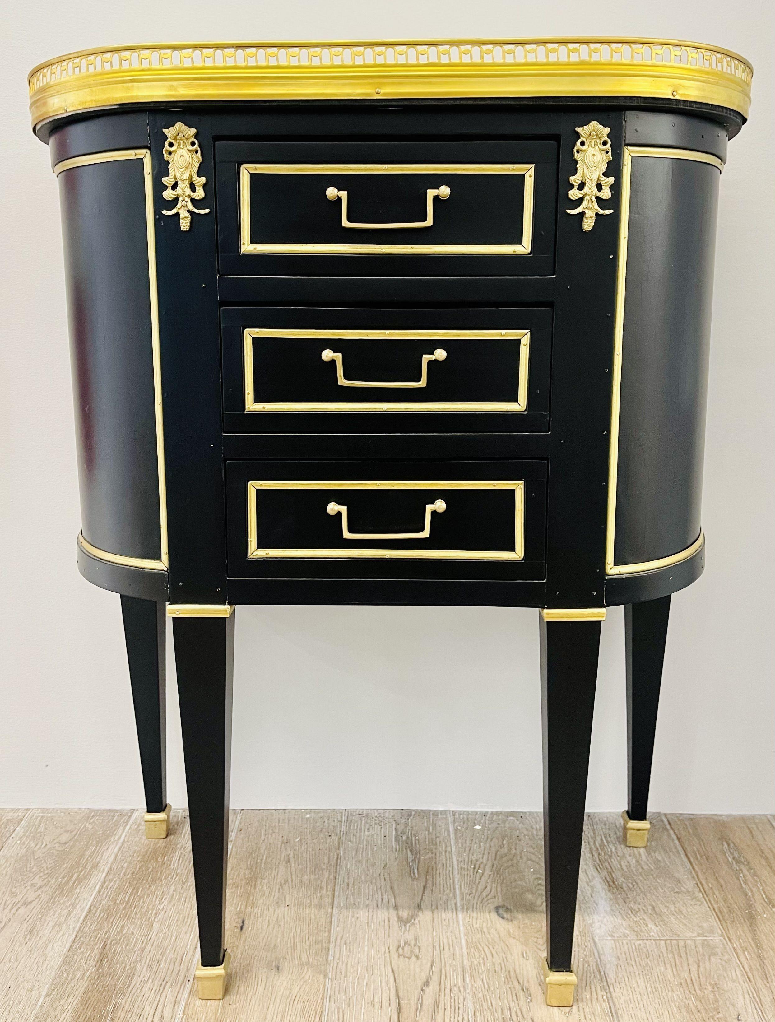 Mid-20th Century Pair of Jansen Inspired Marble-Top Galleried Ebonized End Tables / Nightstands For Sale